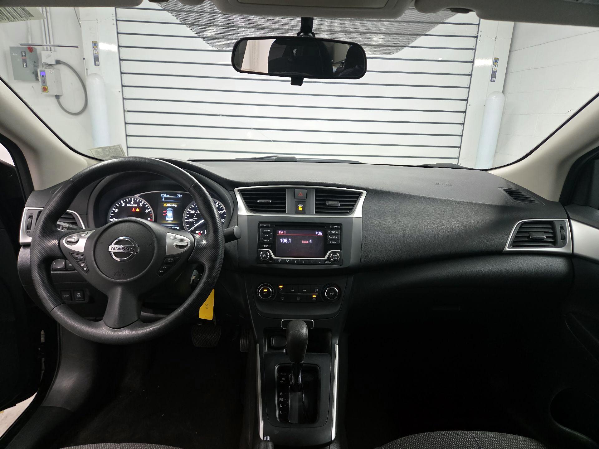 Thumbnail: 2018 Nissan Sentra - 9
