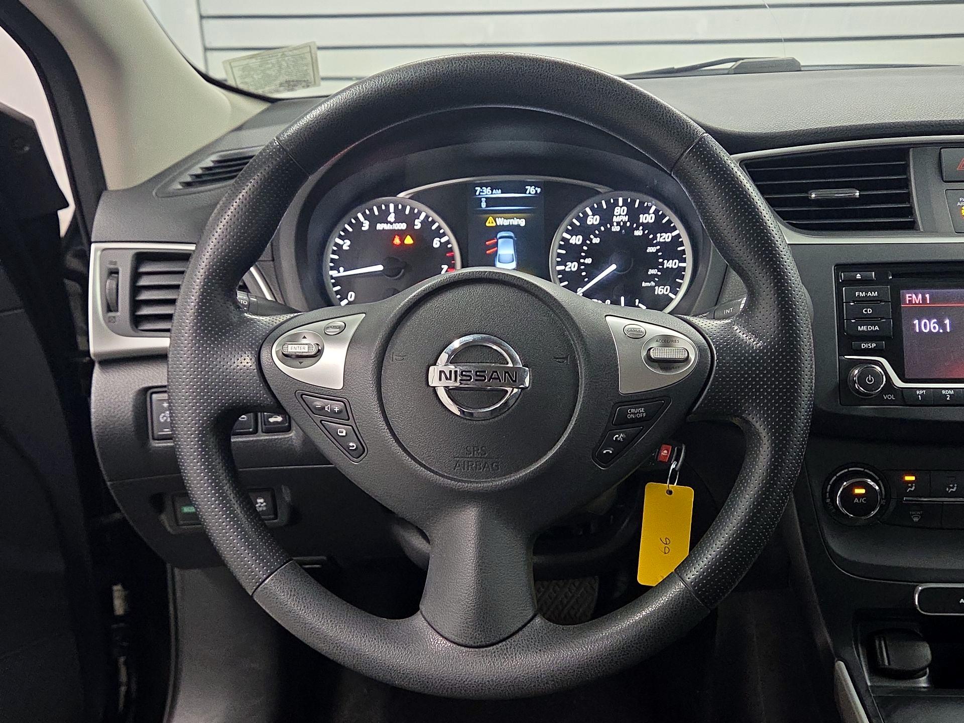 Thumbnail: 2018 Nissan Sentra - 10