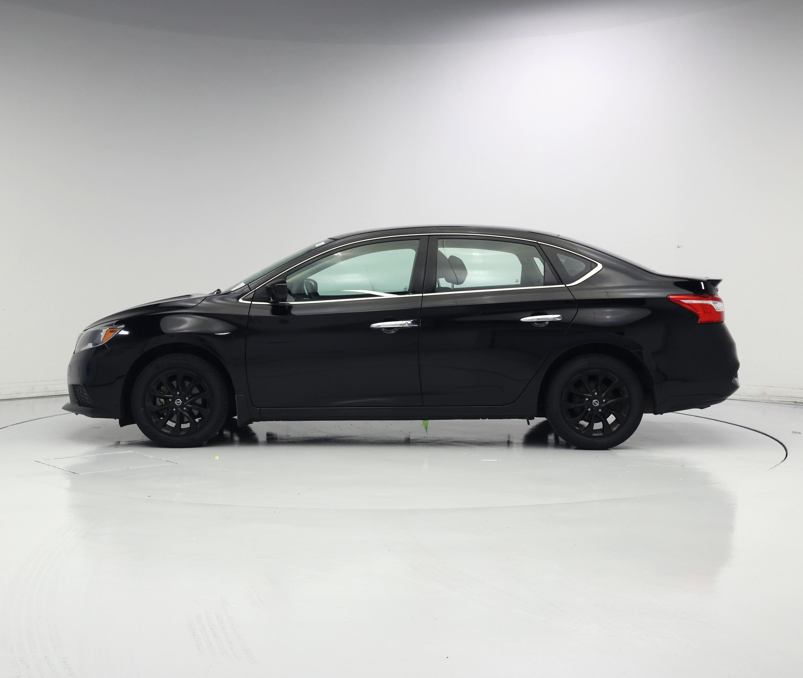 Thumbnail: 2018 Nissan Sentra - 3