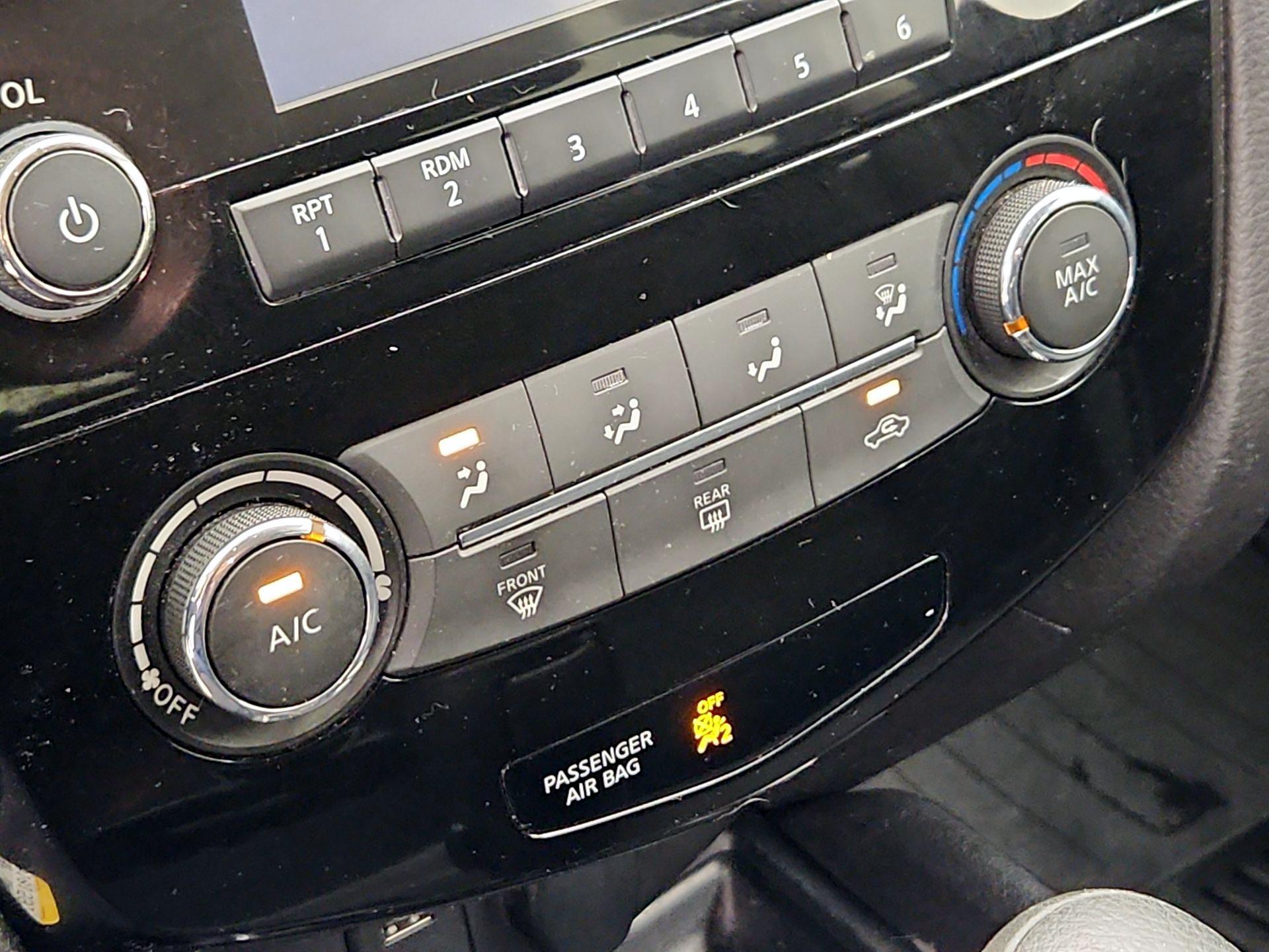 Thumbnail: 2015 Nissan Rogue - 16