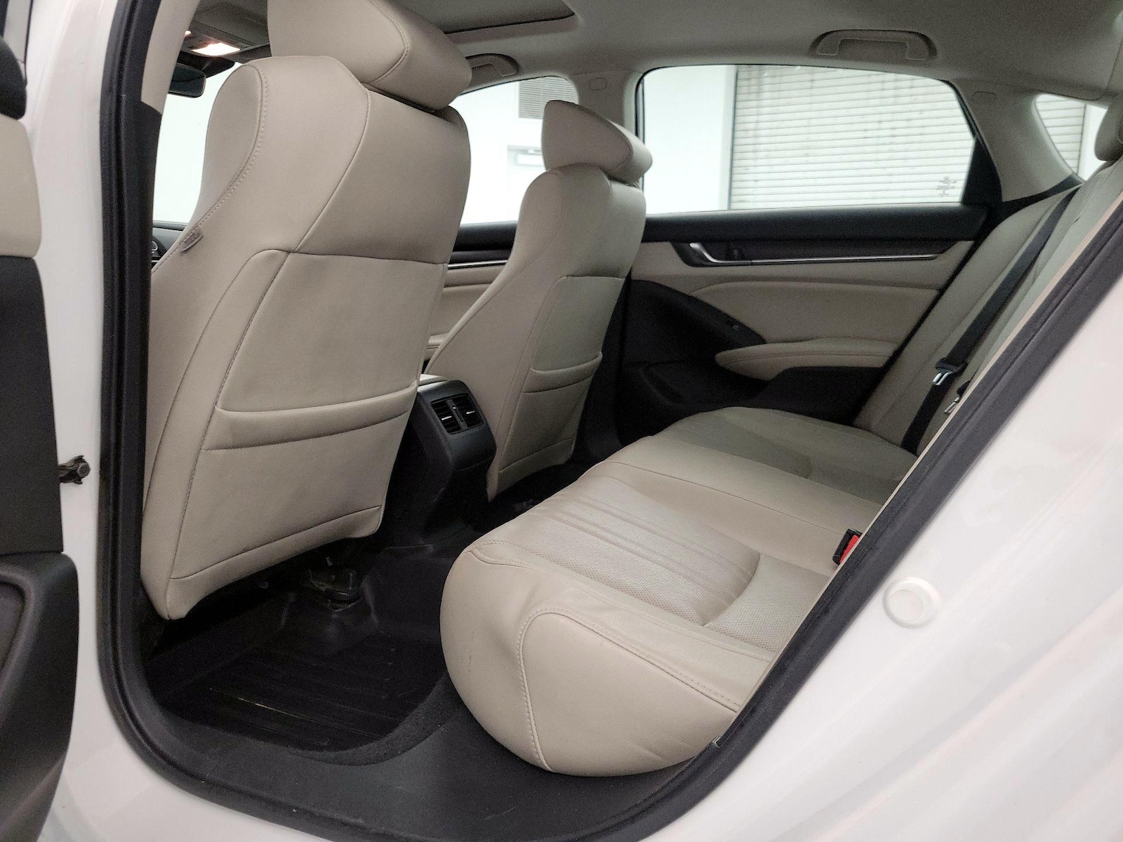 2020 Honda Accord Hybrid EX-L - Photo 20
