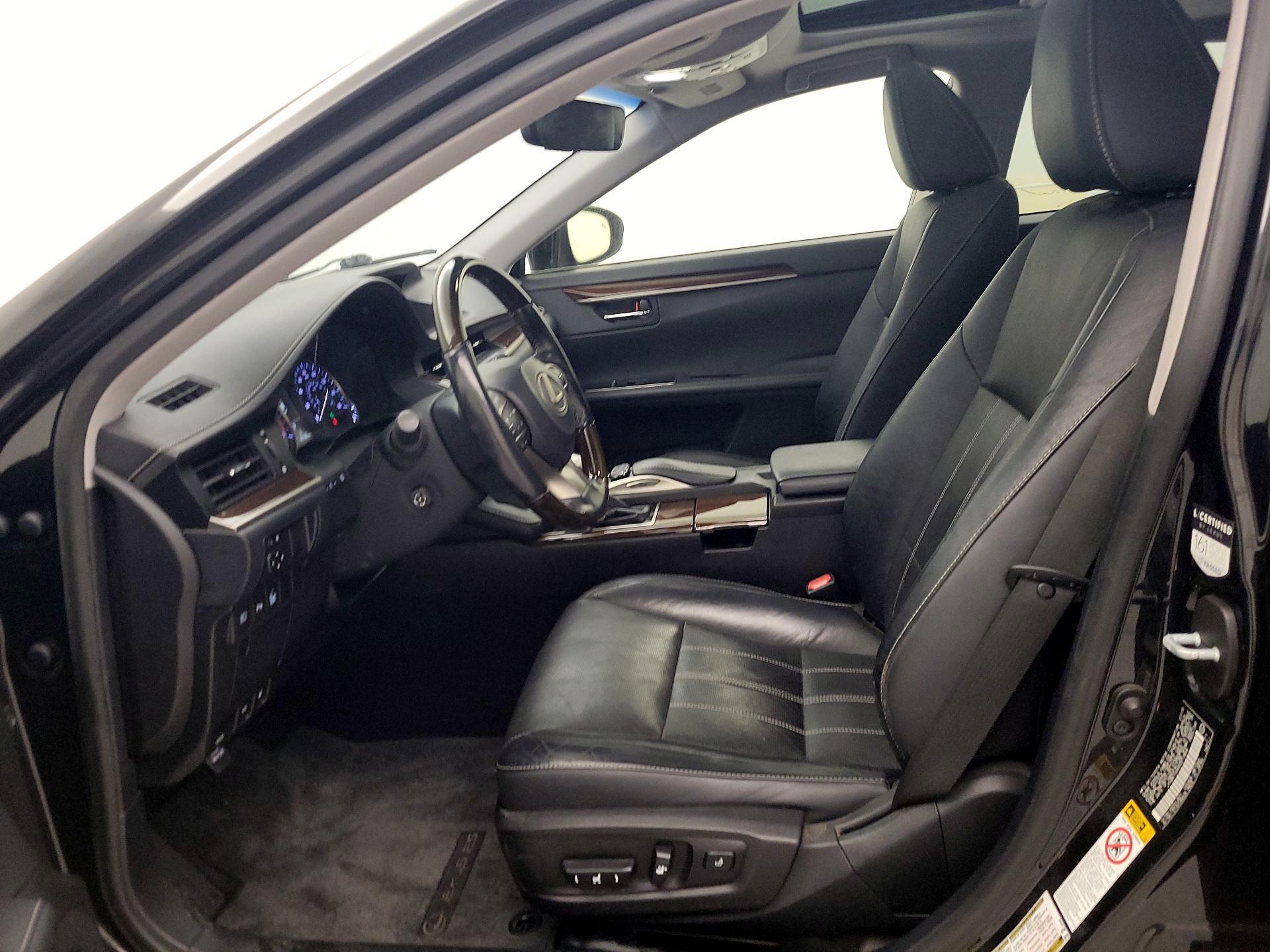 Thumbnail: 2016 Lexus ES - 11