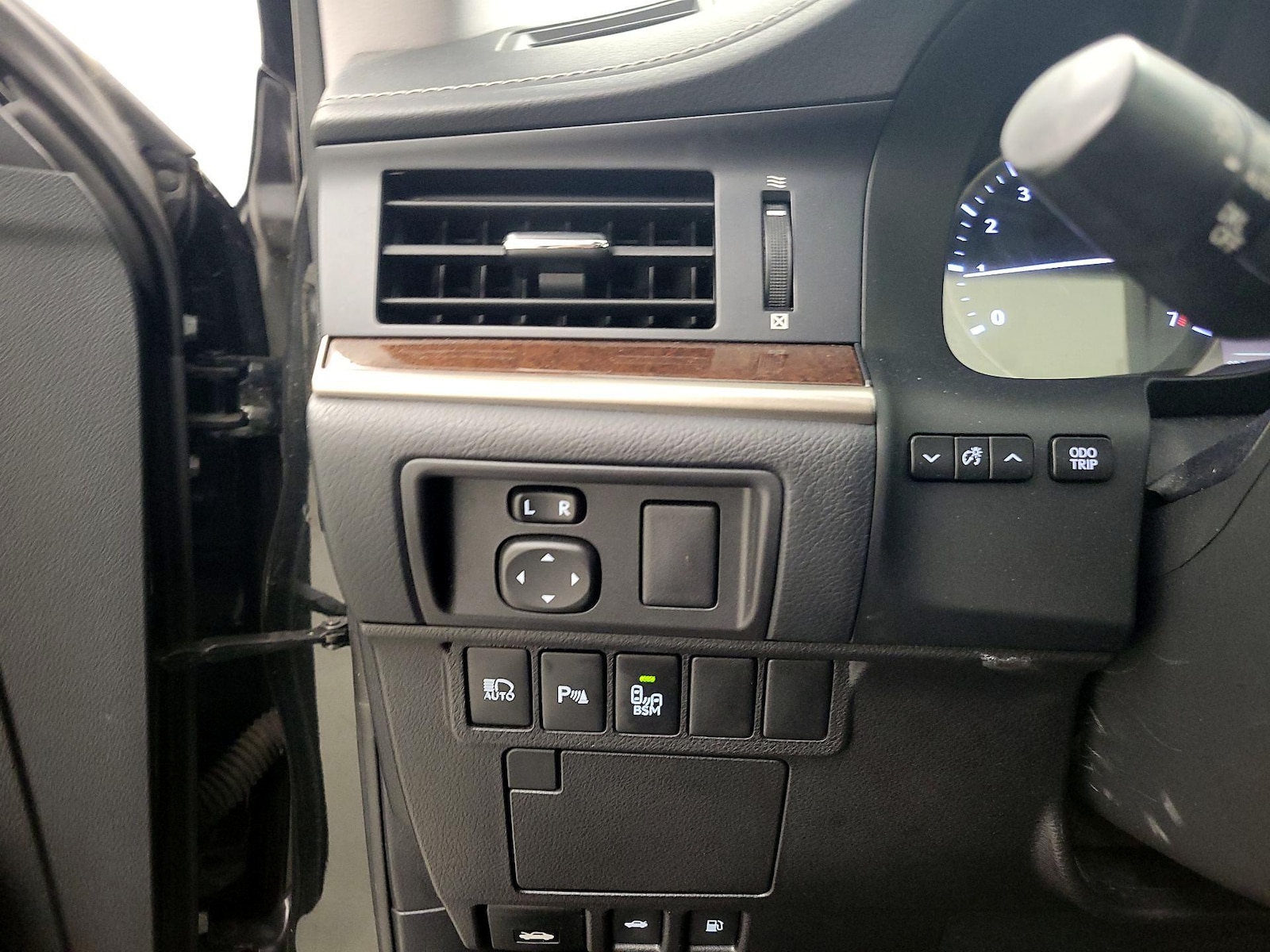 2016 Lexus ES 350 - Photo 14