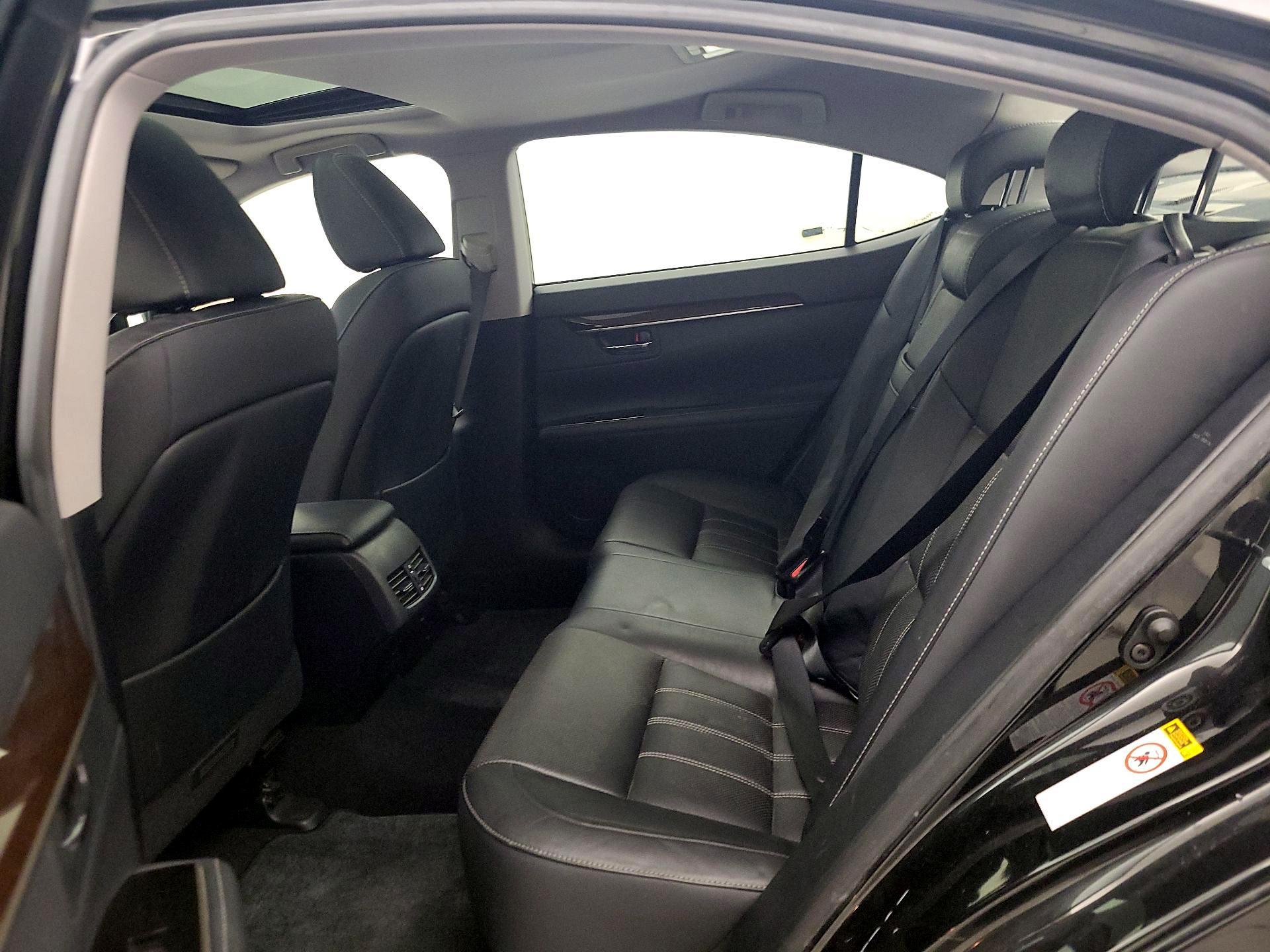 Thumbnail: 2016 Lexus ES - 20