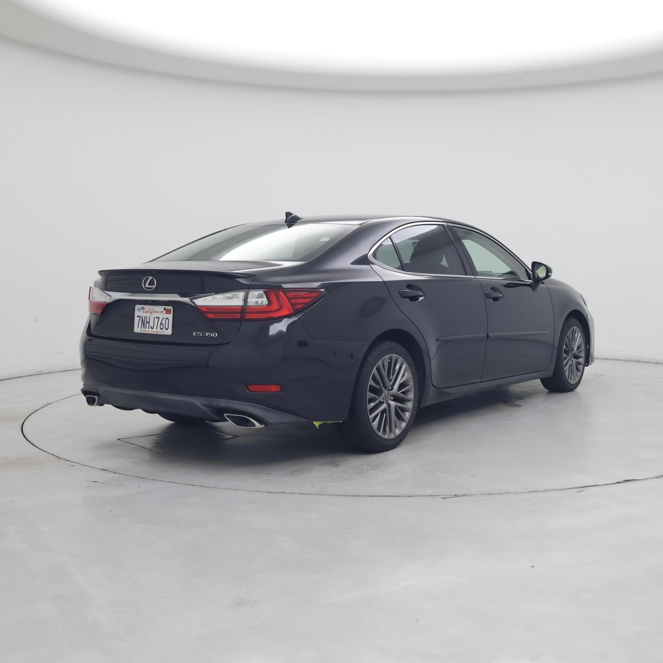 Thumbnail: 2016 Lexus ES - 8