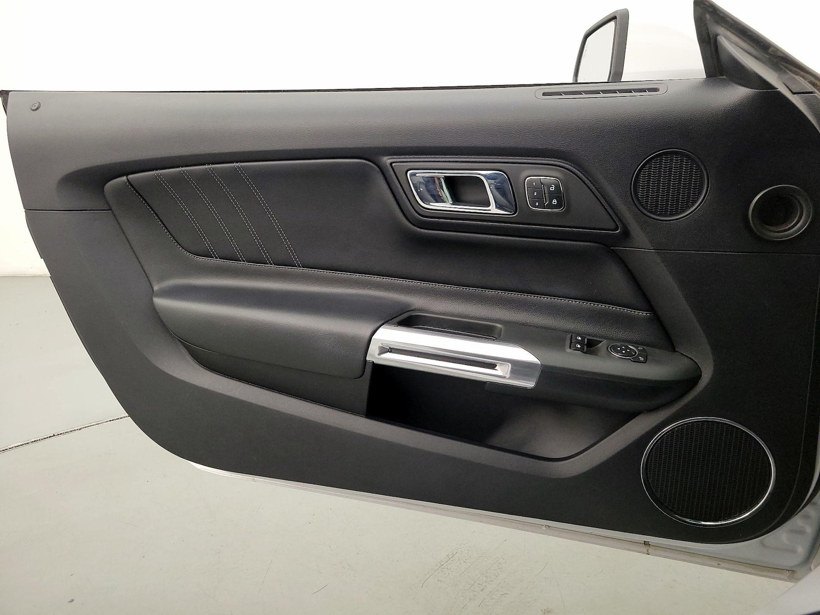 2015 Ford Mustang EcoBoost Premium - Photo 13