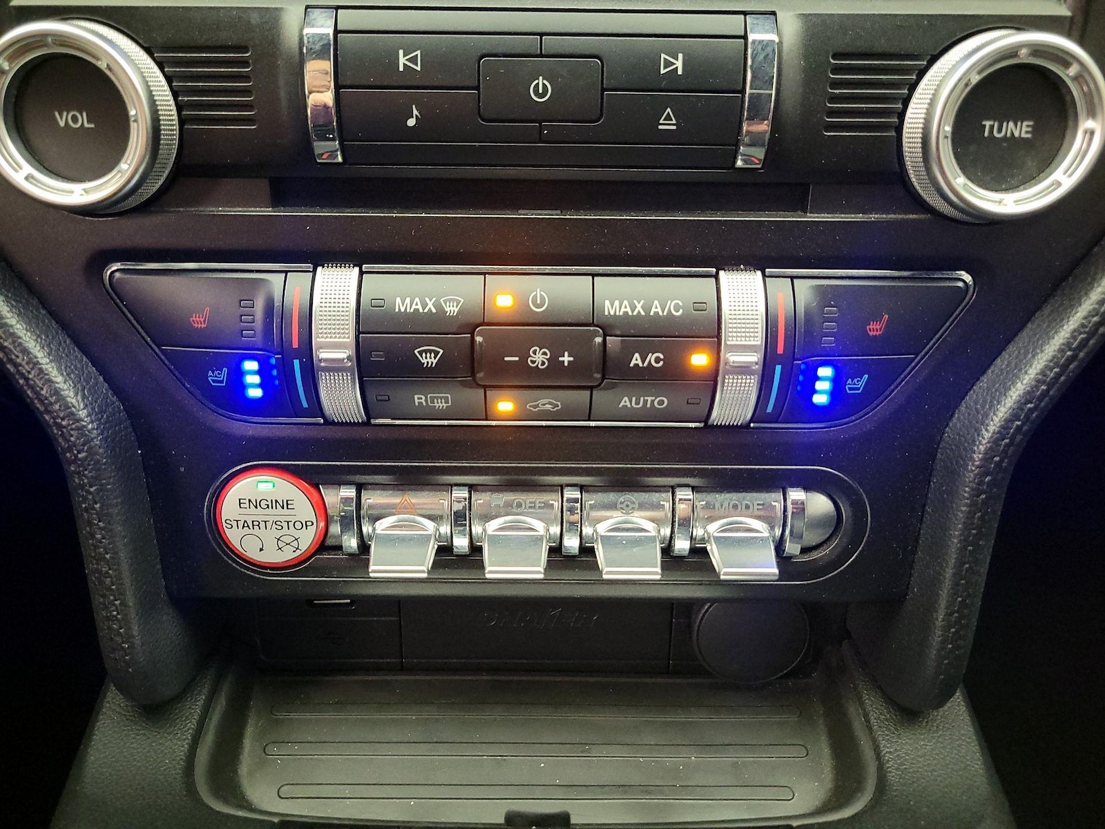 2015 Ford Mustang EcoBoost Premium - Photo 17