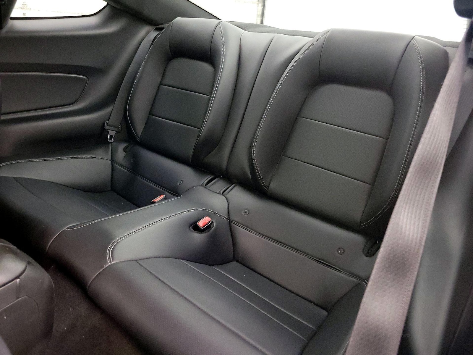 2015 Ford Mustang EcoBoost Premium - Photo 20