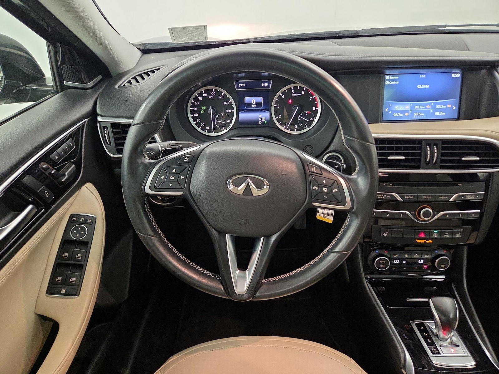 2017 INFINITI QX30 Premium - Photo 11