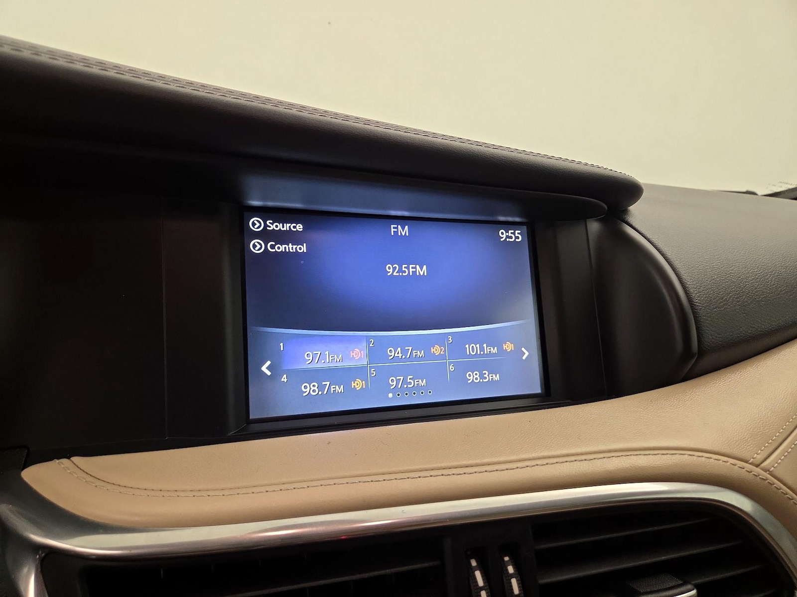 2017 INFINITI QX30 Premium - Photo 17