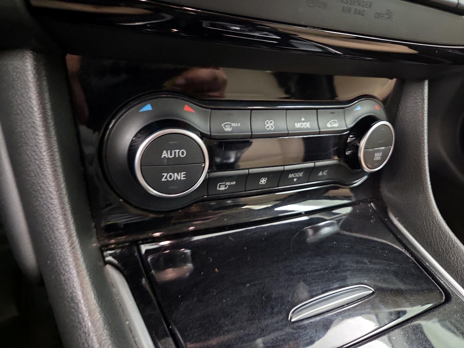 2017 INFINITI QX30 Premium - Photo 18