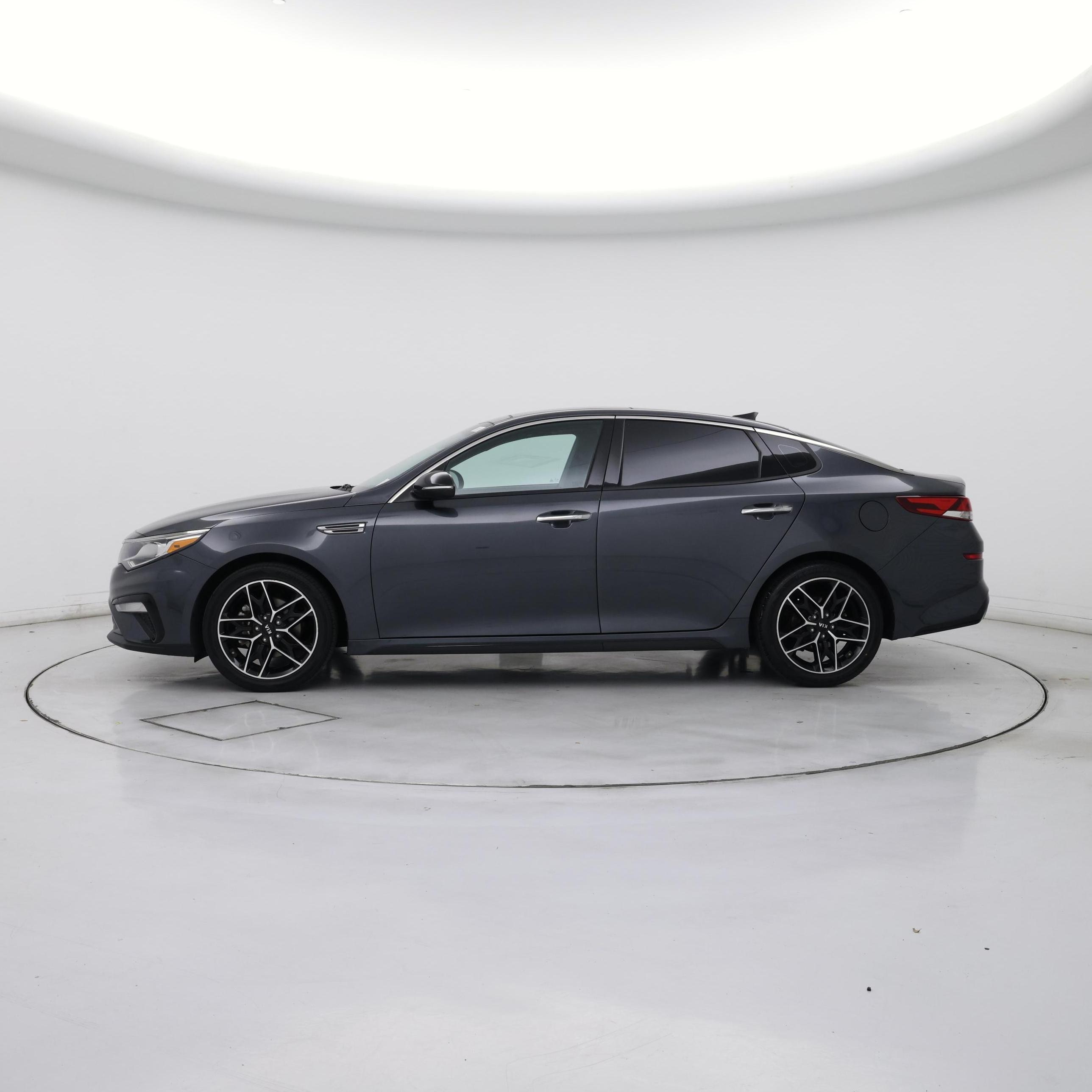 Thumbnail: 2020 Kia Optima - 3