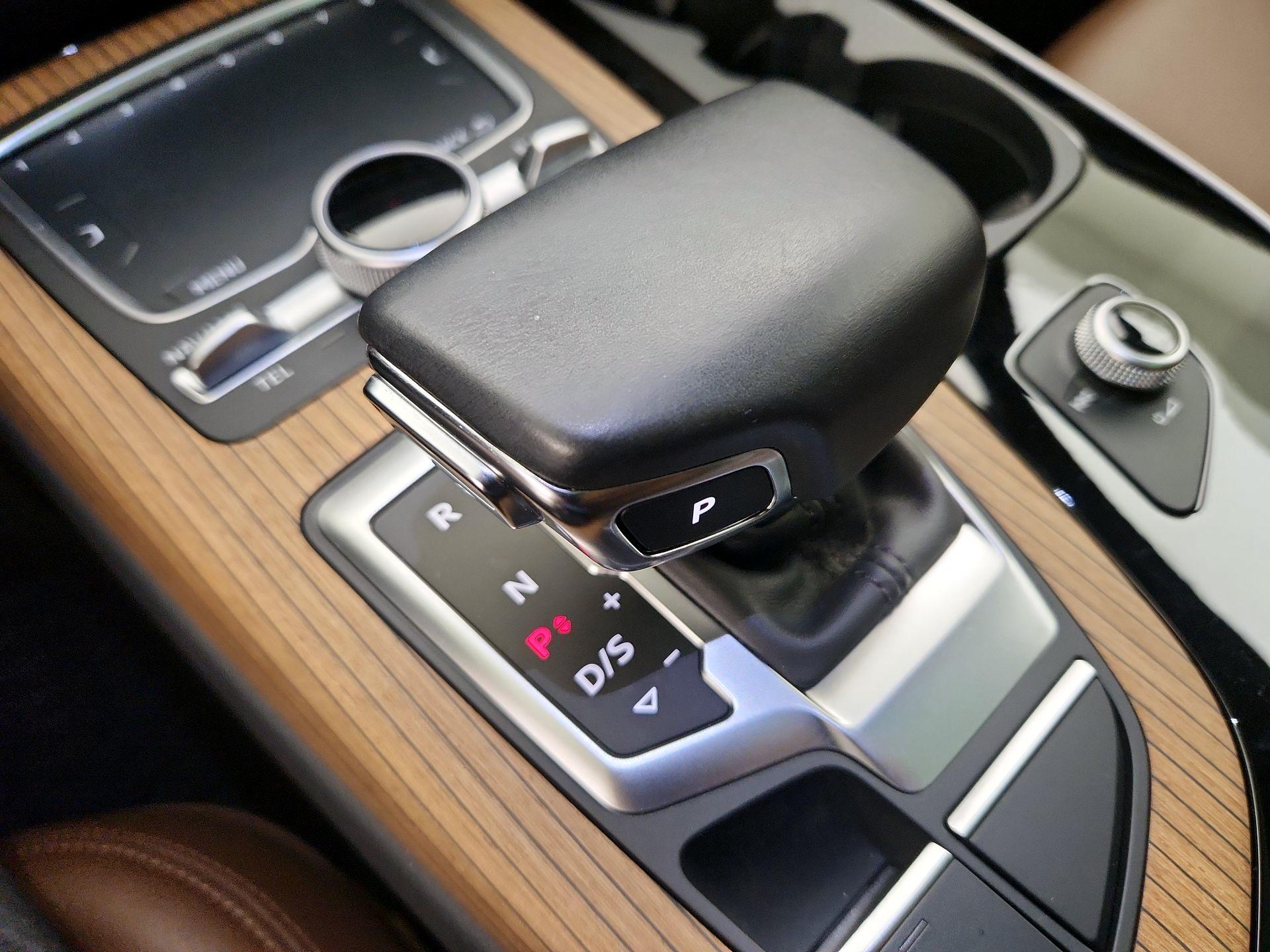 Thumbnail: 2017 Audi Q7 - 17