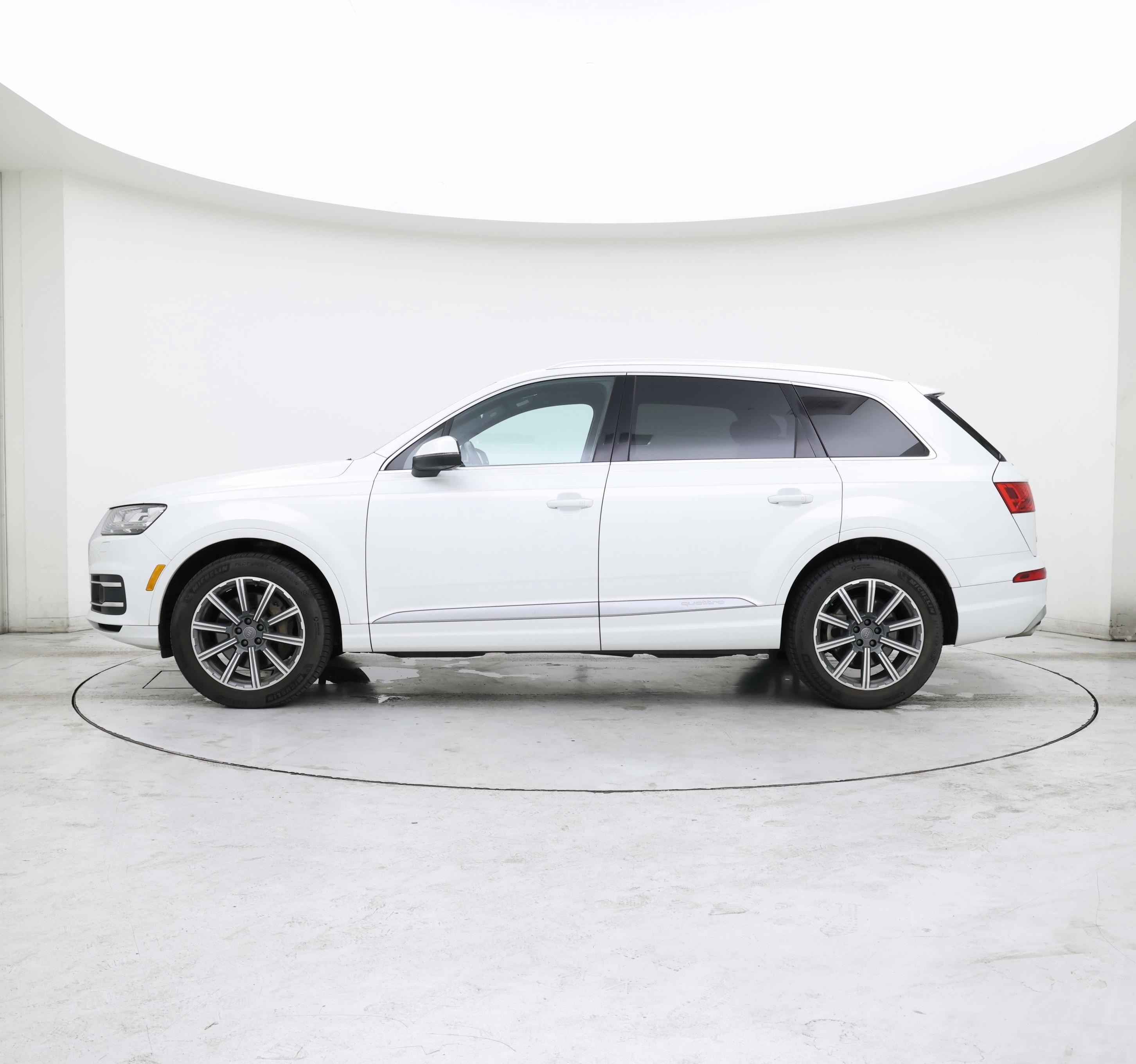 Thumbnail: 2017 Audi Q7 - 3