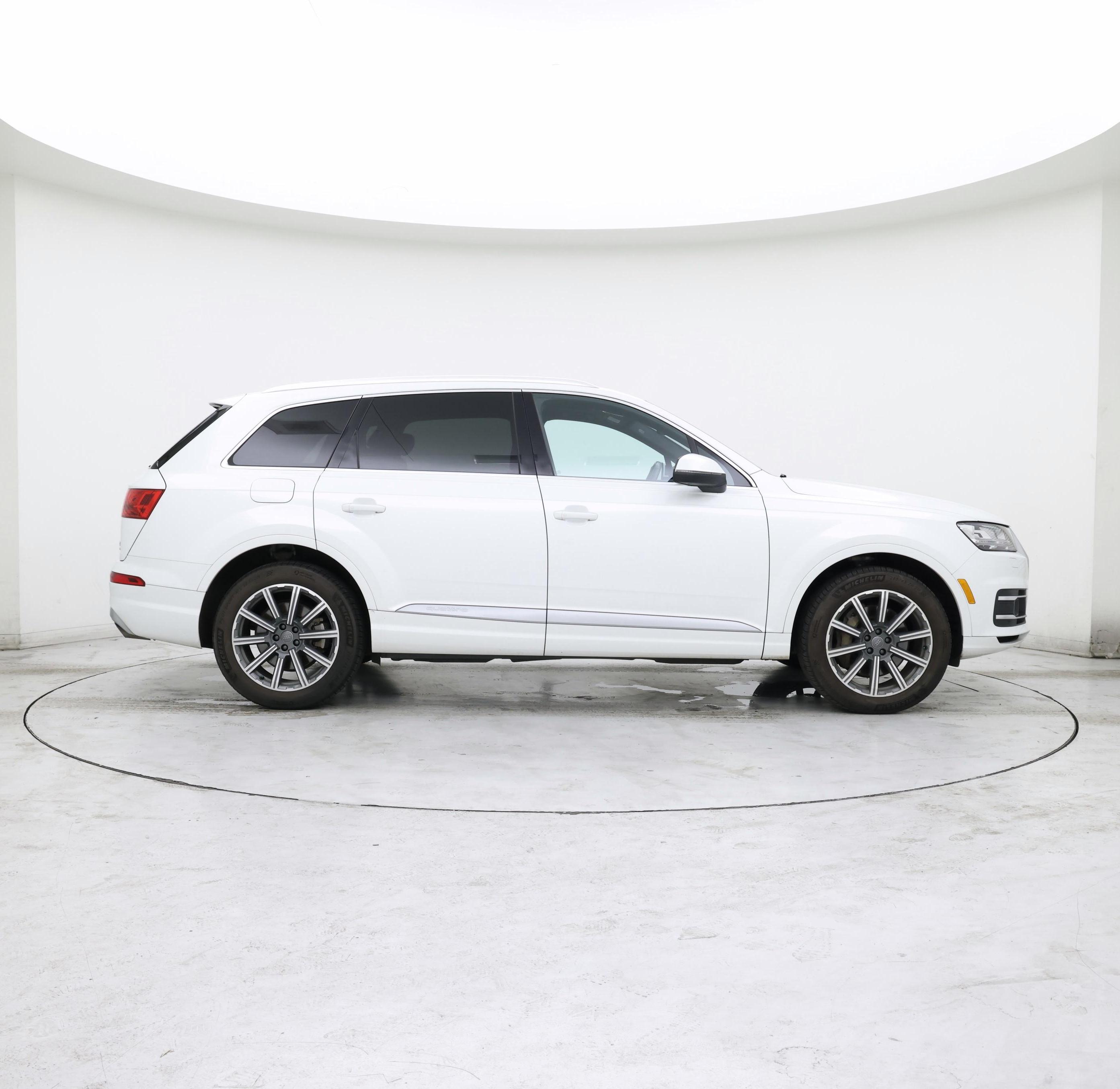 Thumbnail: 2017 Audi Q7 - 7