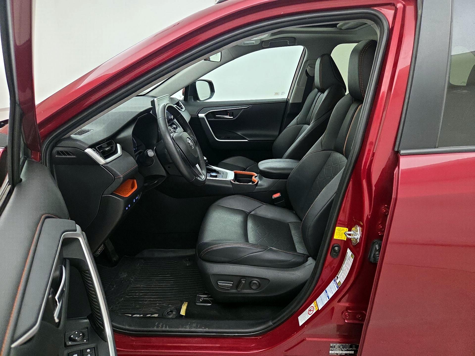 Thumbnail: 2019 Toyota RAV4 - 11