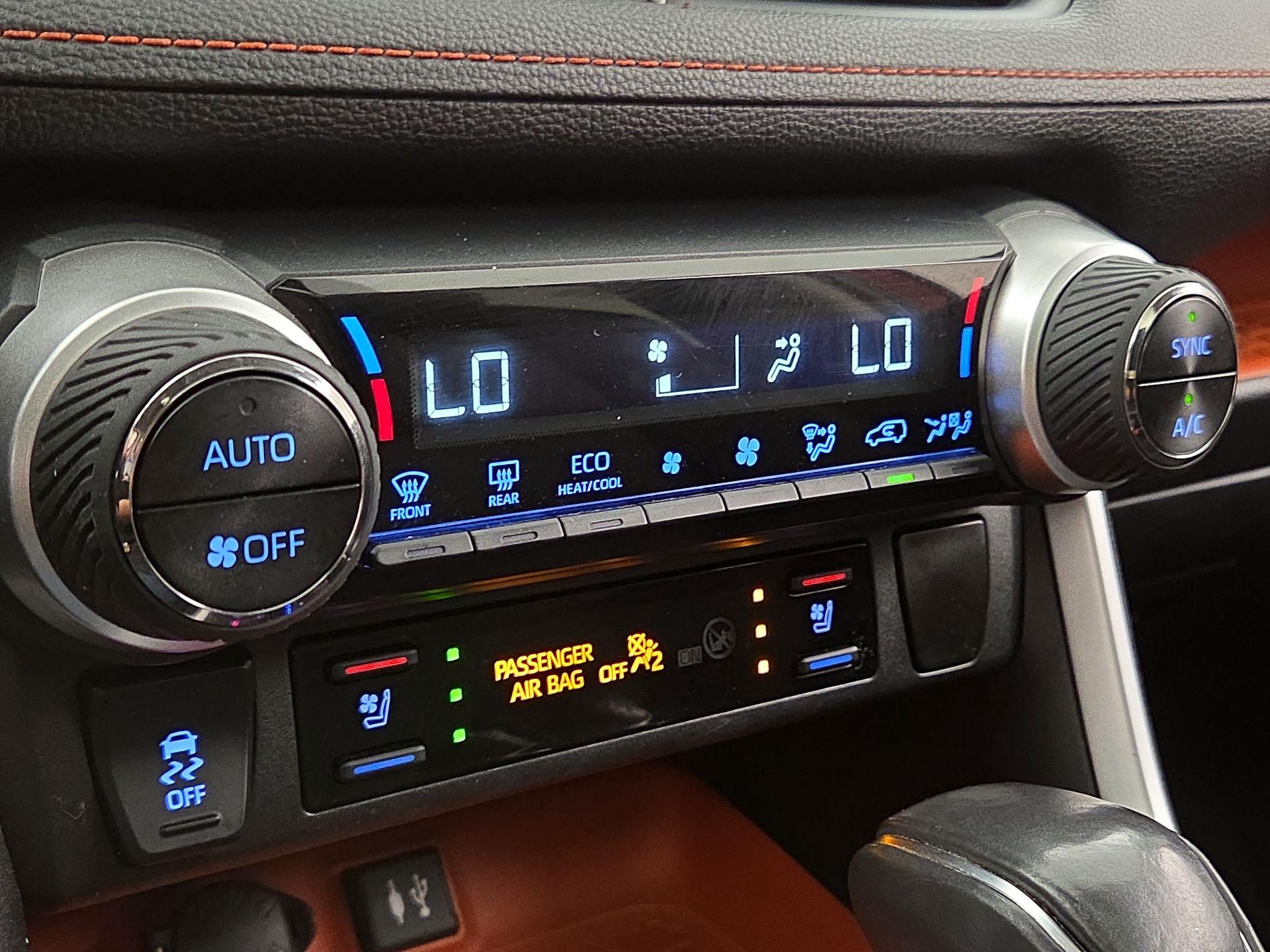 Thumbnail: 2019 Toyota RAV4 - 16