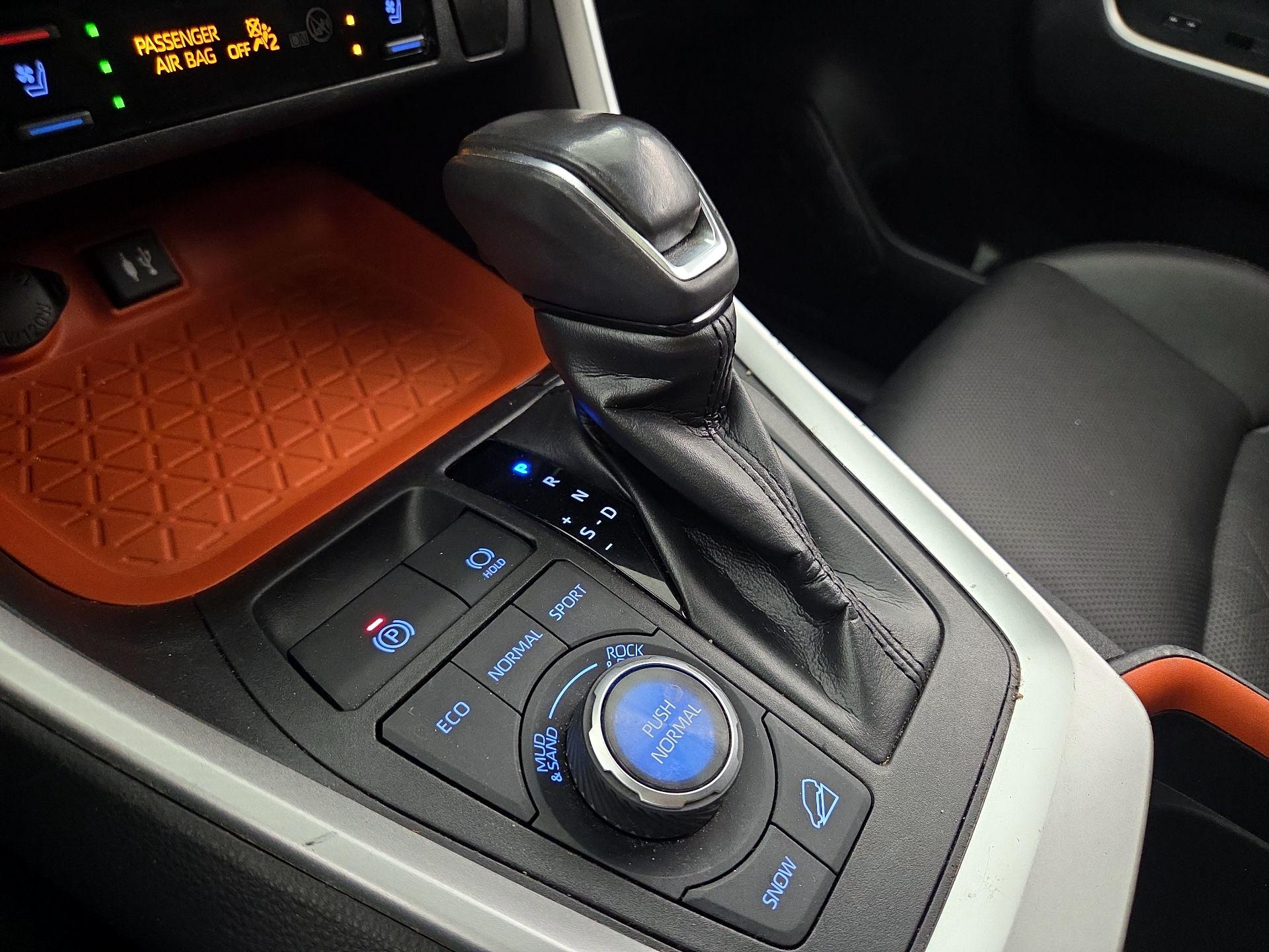 Thumbnail: 2019 Toyota RAV4 - 17