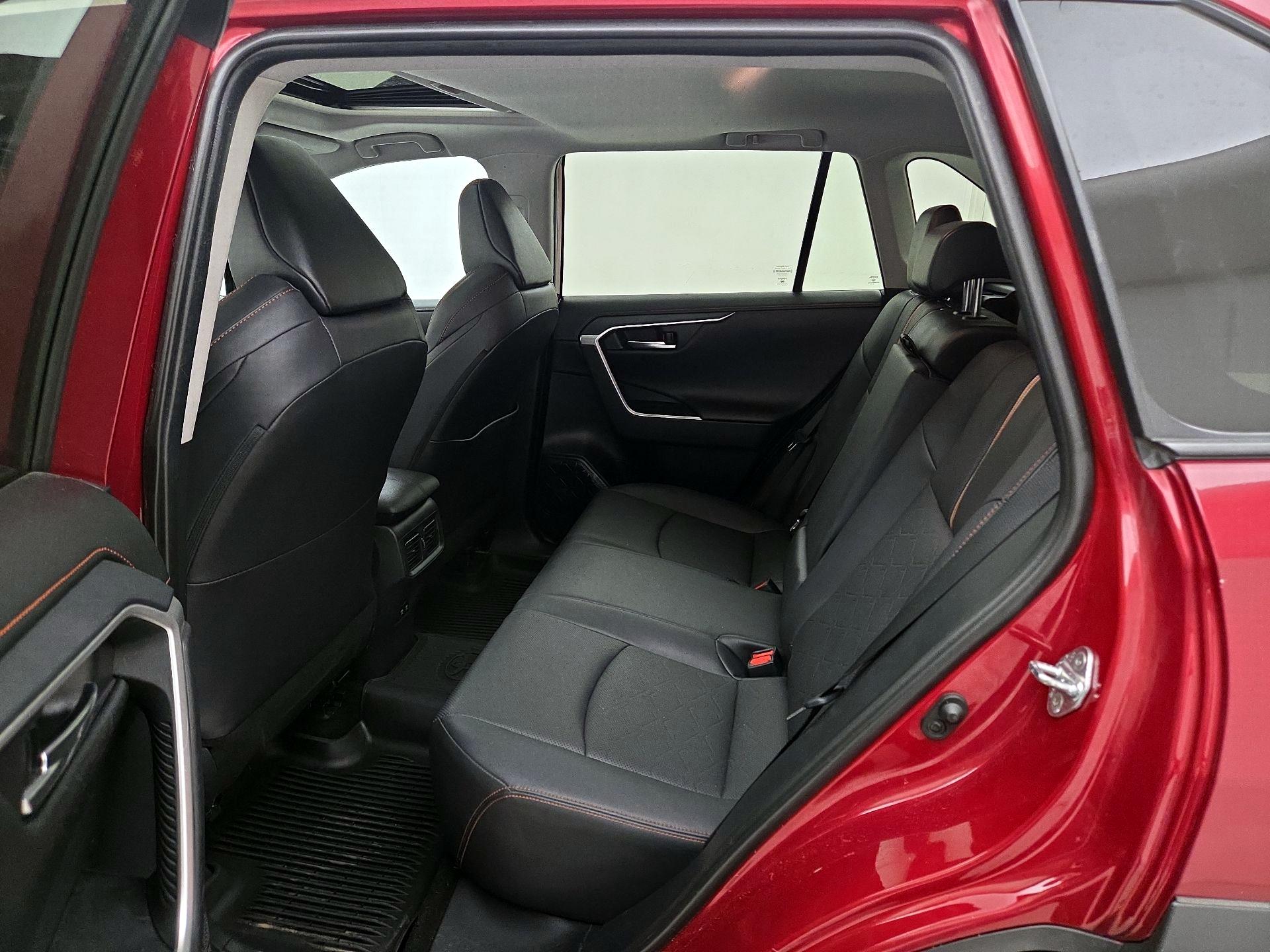 Thumbnail: 2019 Toyota RAV4 - 20