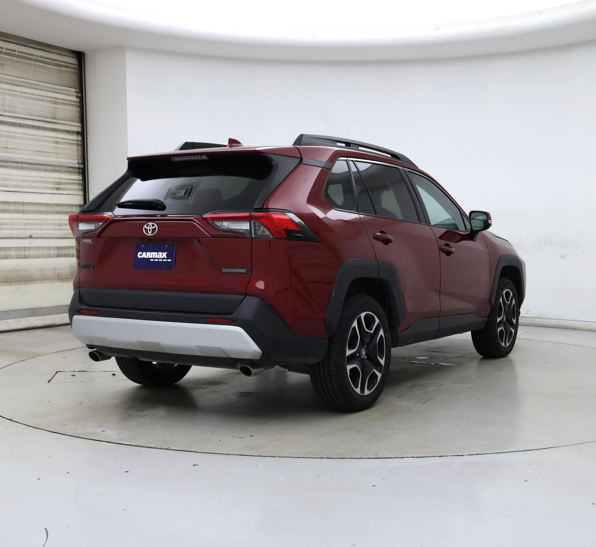 Thumbnail: 2019 Toyota RAV4 - 8