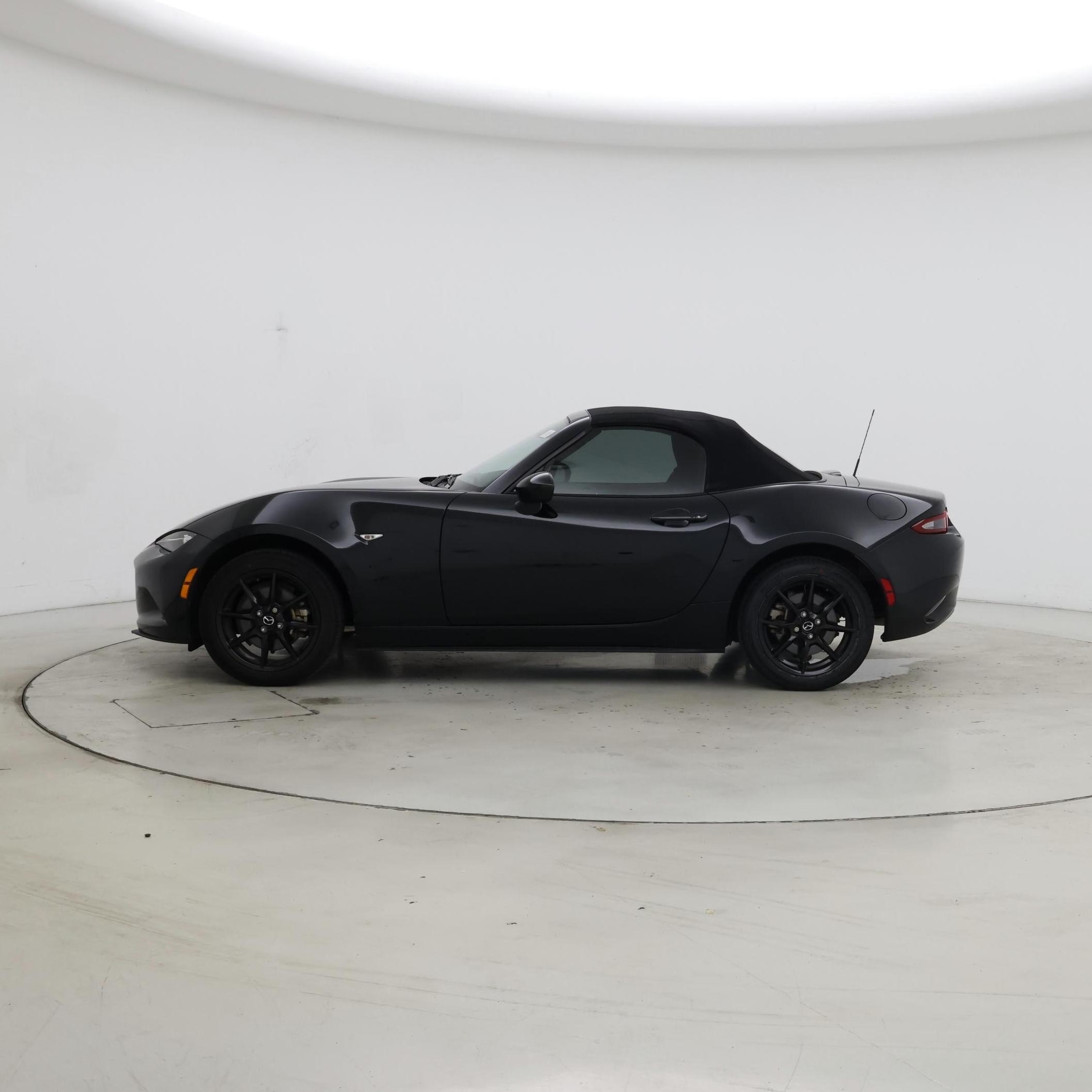 Thumbnail: 2022 Mazda MX-5 Miata - 3