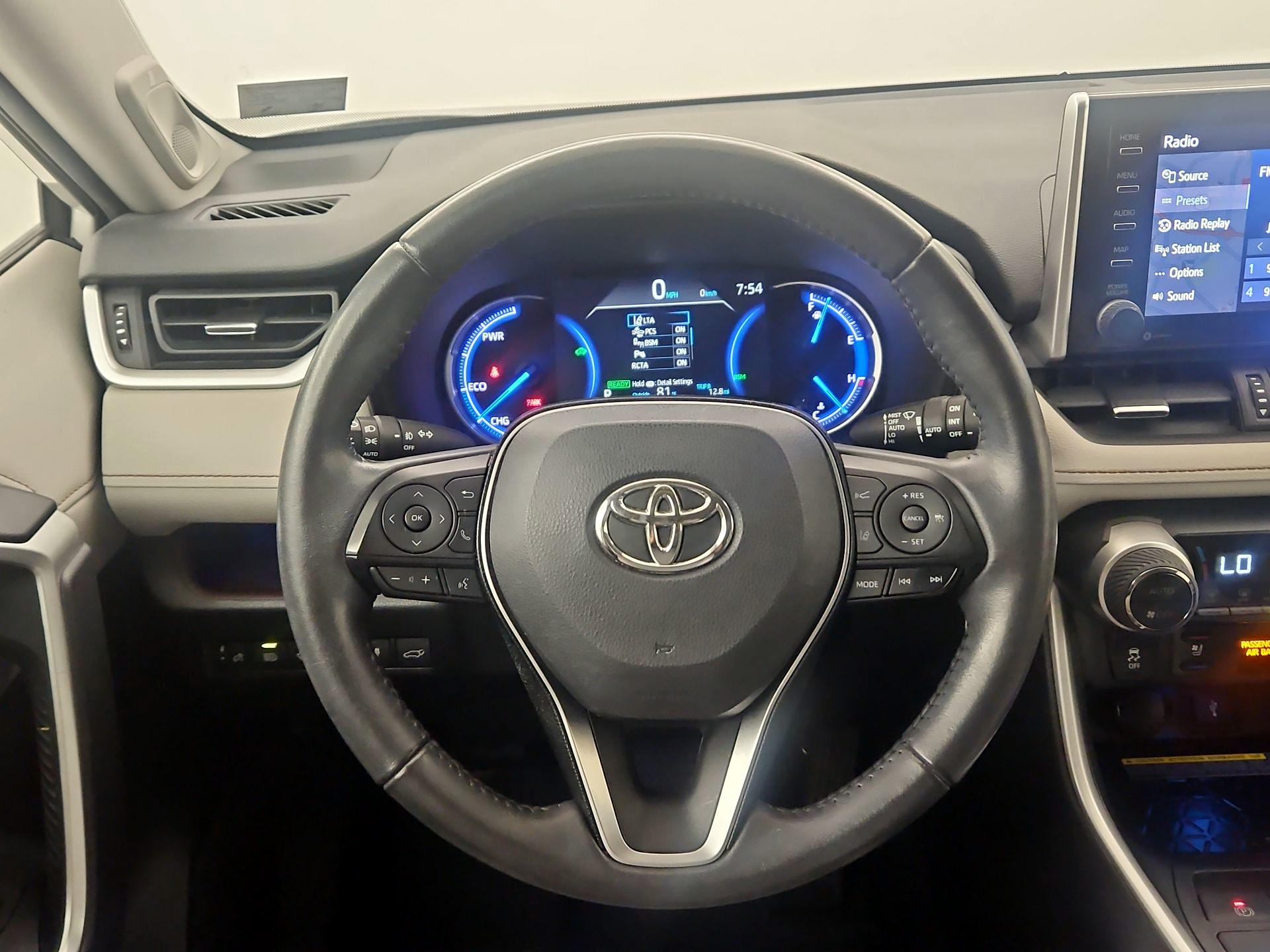 Thumbnail: 2020 Toyota RAV4 - 10