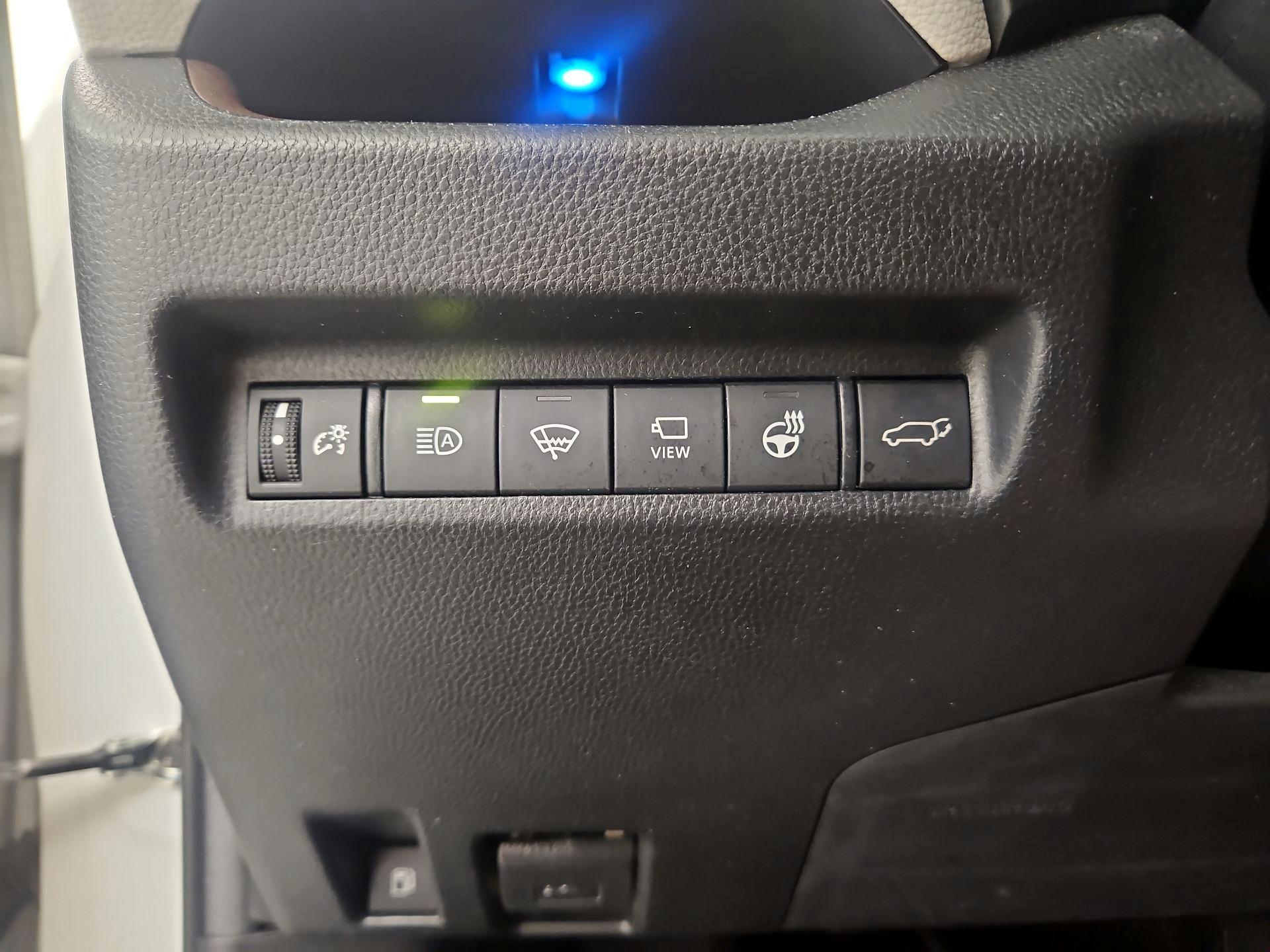 Thumbnail: 2020 Toyota RAV4 - 13