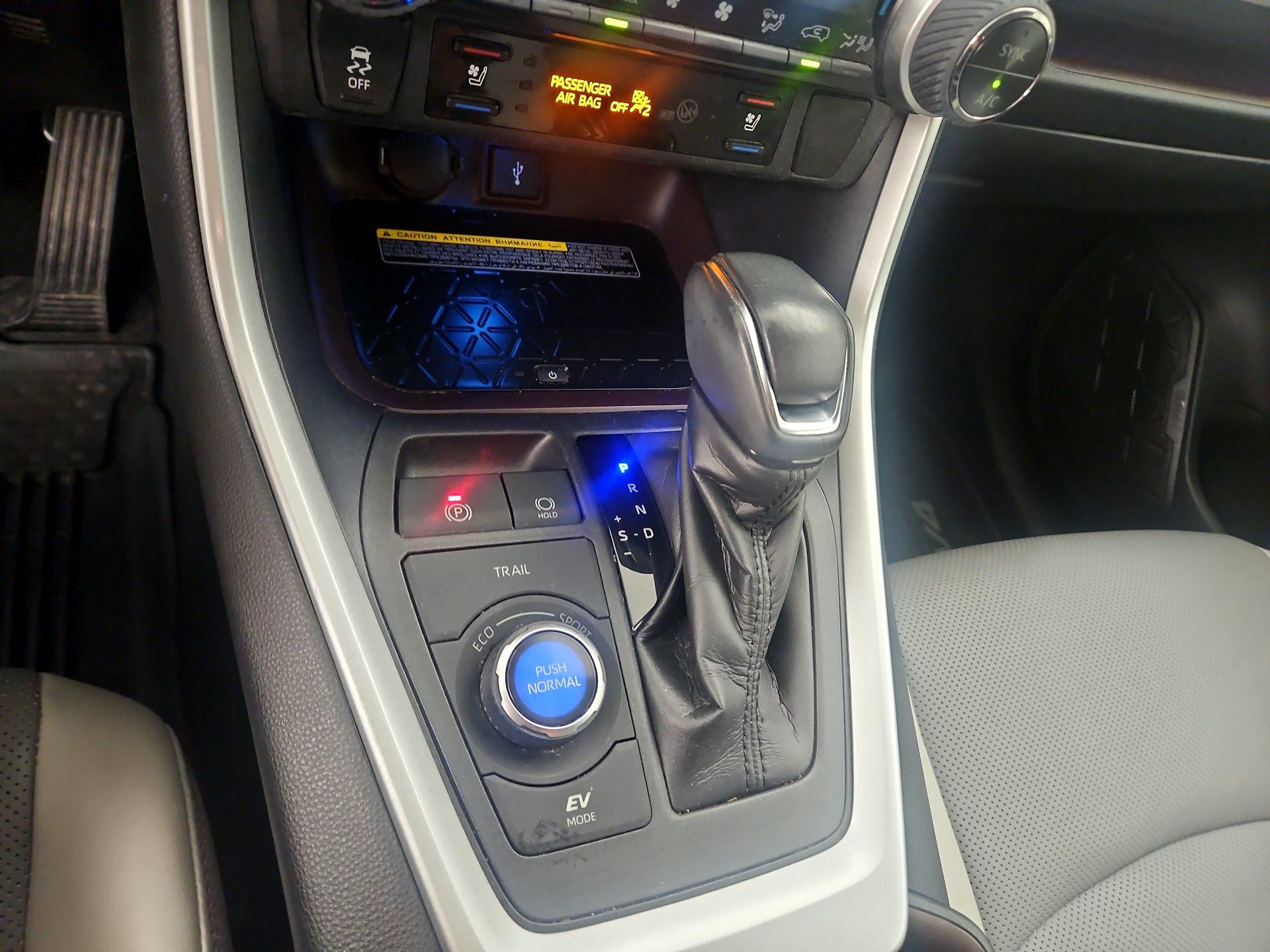 Thumbnail: 2020 Toyota RAV4 - 18