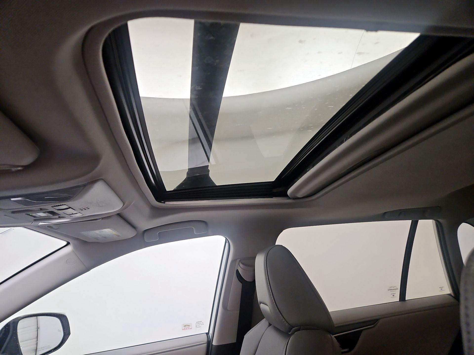 Thumbnail: 2020 Toyota RAV4 - 20