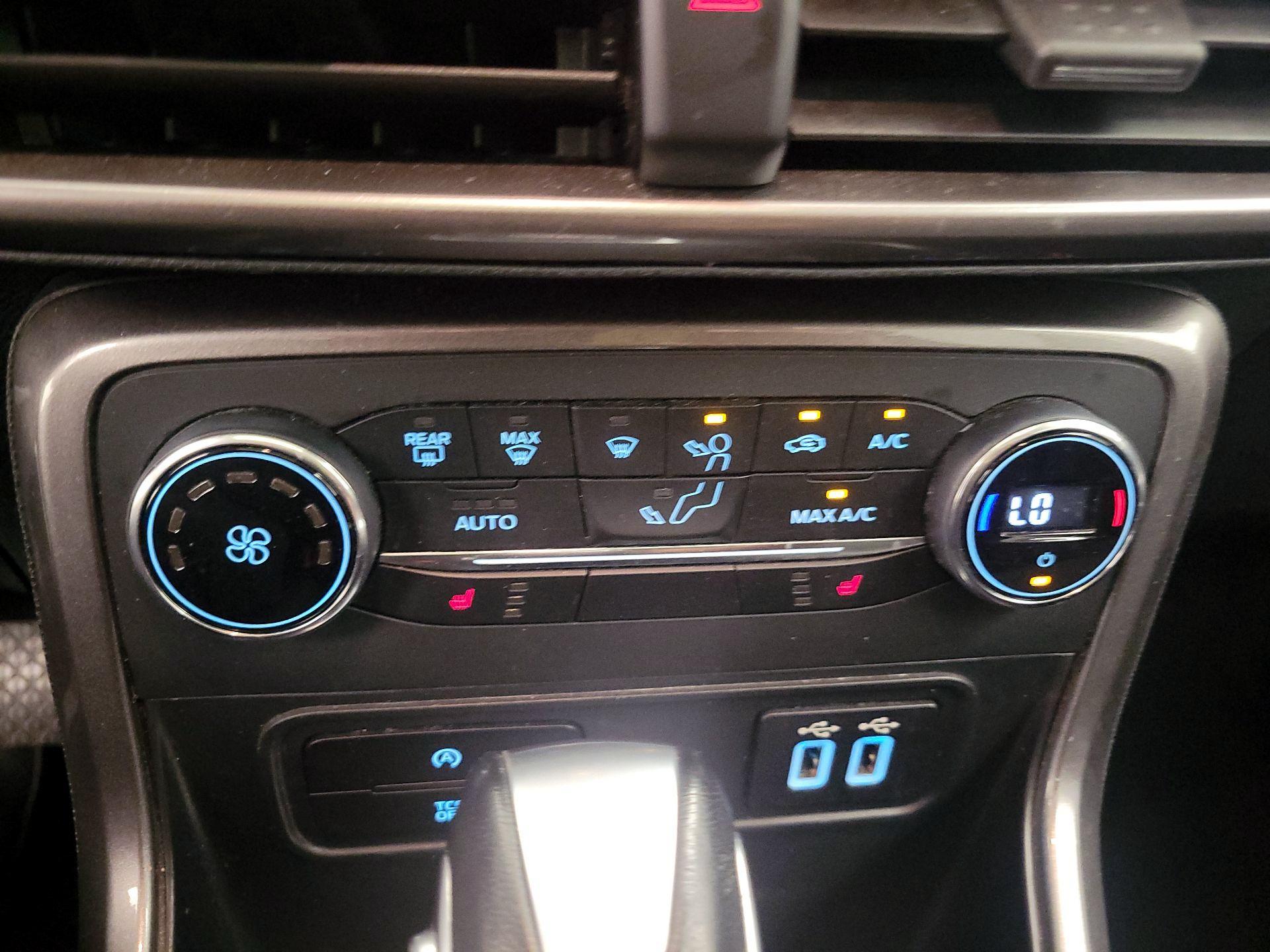 Thumbnail: 2019 Ford EcoSport - 16
