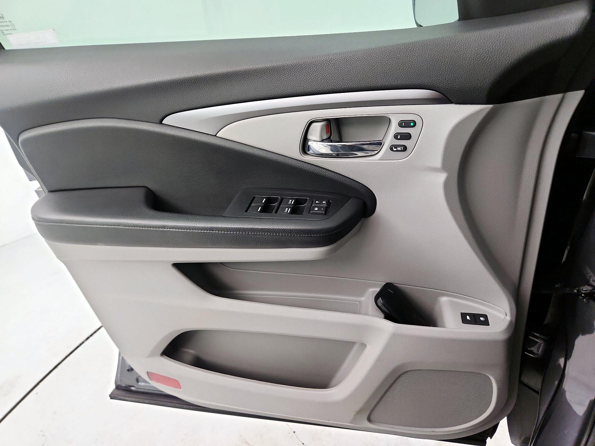 Thumbnail: 2021 Honda Pilot - 10