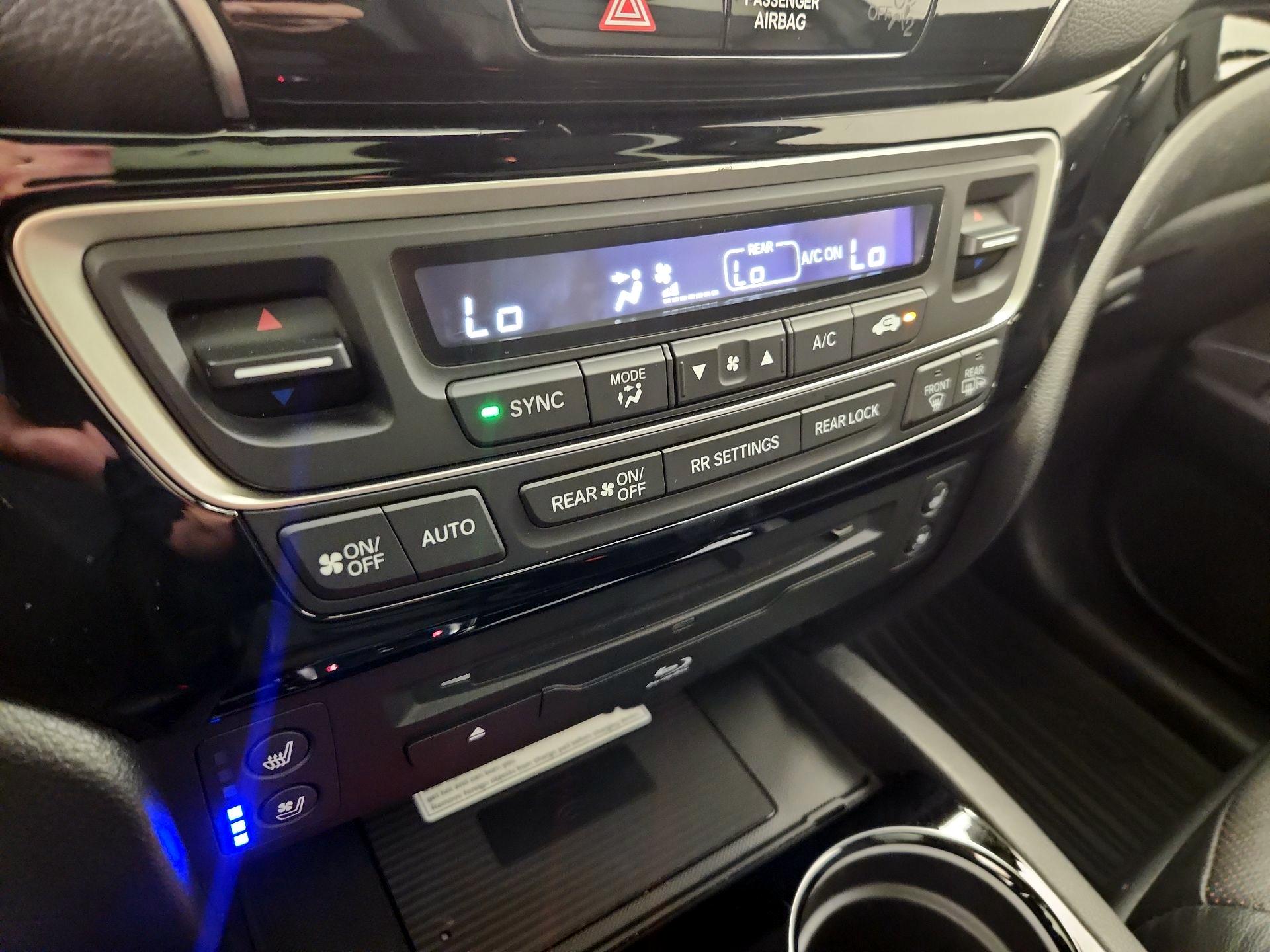 Thumbnail: 2020 Honda Pilot - 17