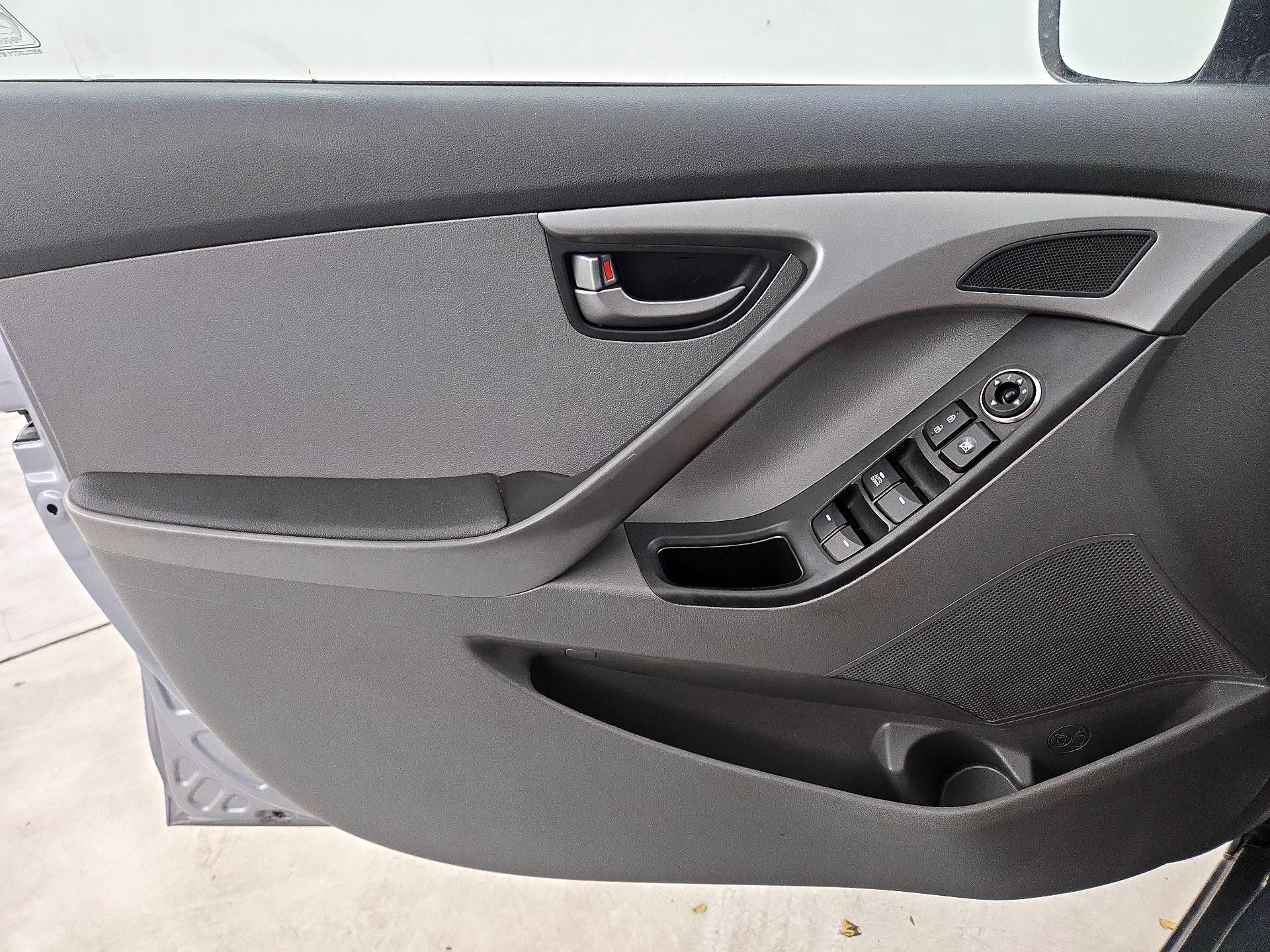 Thumbnail: 2016 Hyundai Elantra - 12