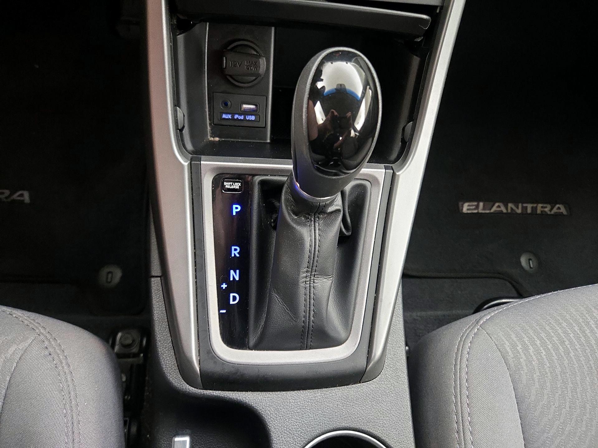 Thumbnail: 2016 Hyundai Elantra - 16