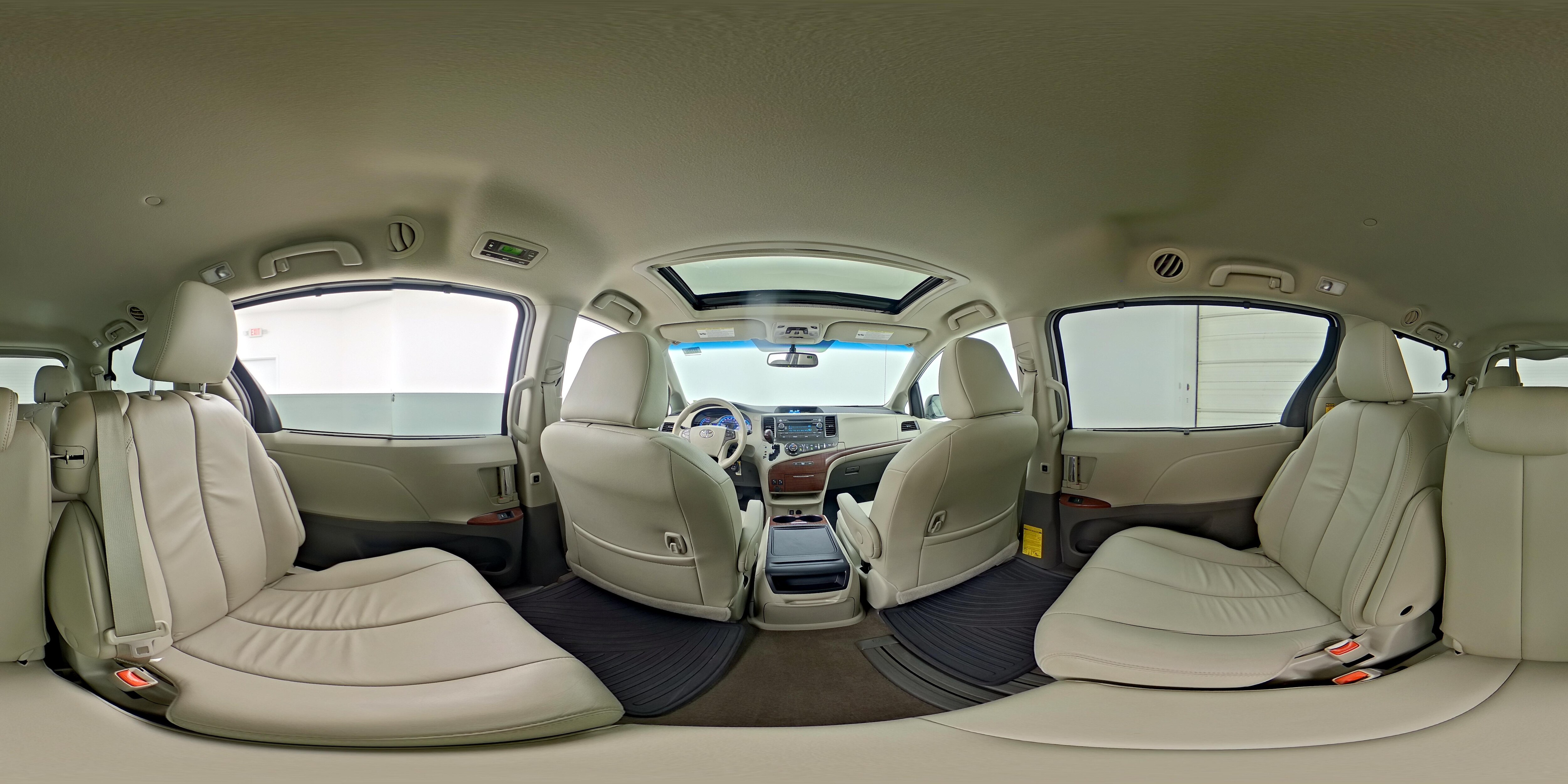 2014 Toyota Sienna XLE - Photo 28