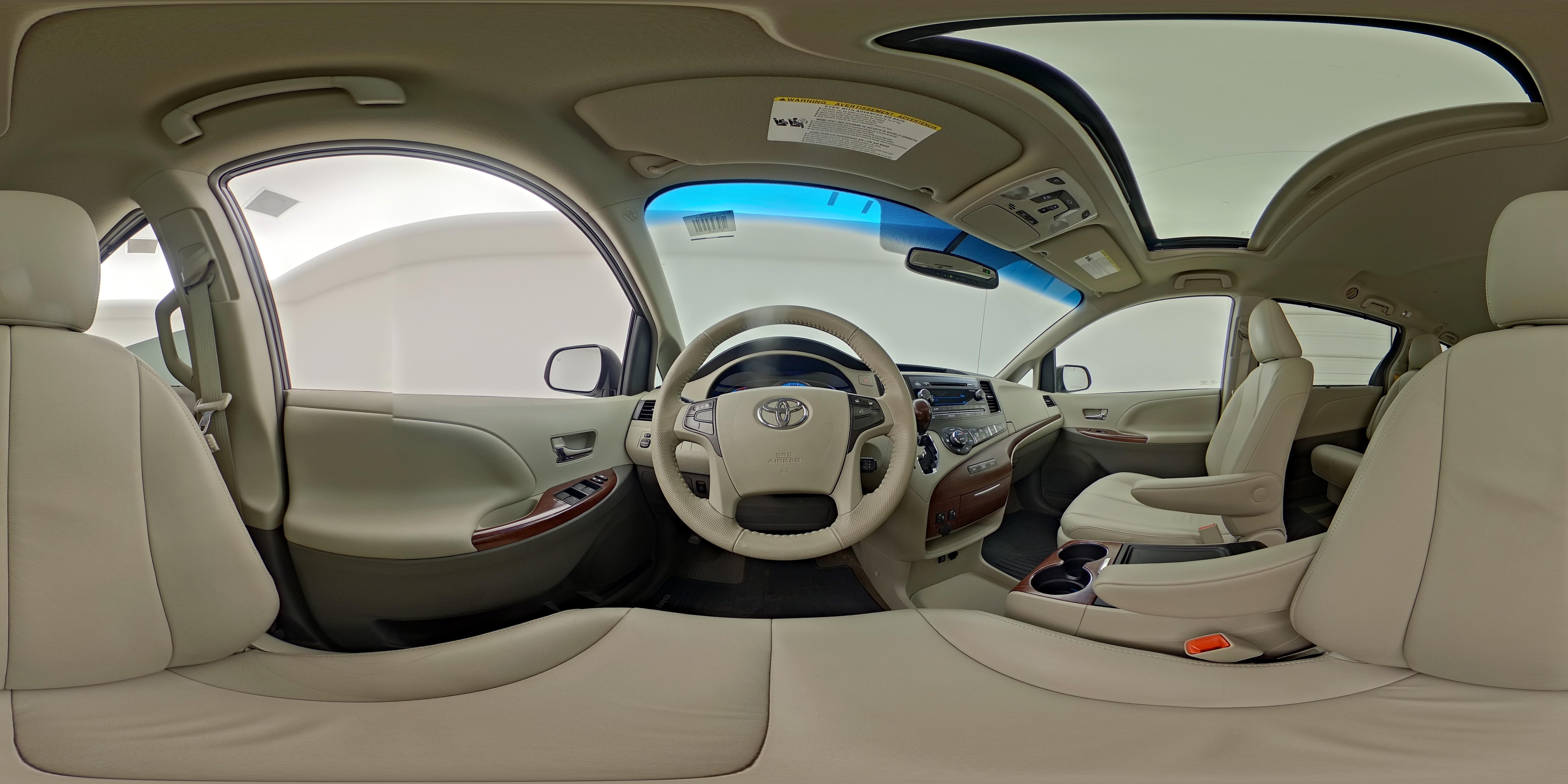 2014 Toyota Sienna XLE - Photo 29