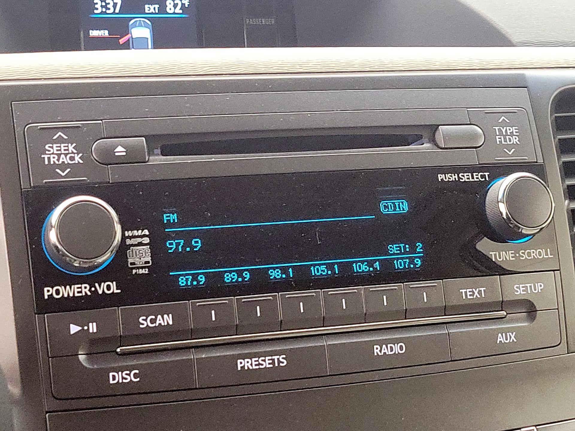 Thumbnail: 2014 Toyota Sienna - 15