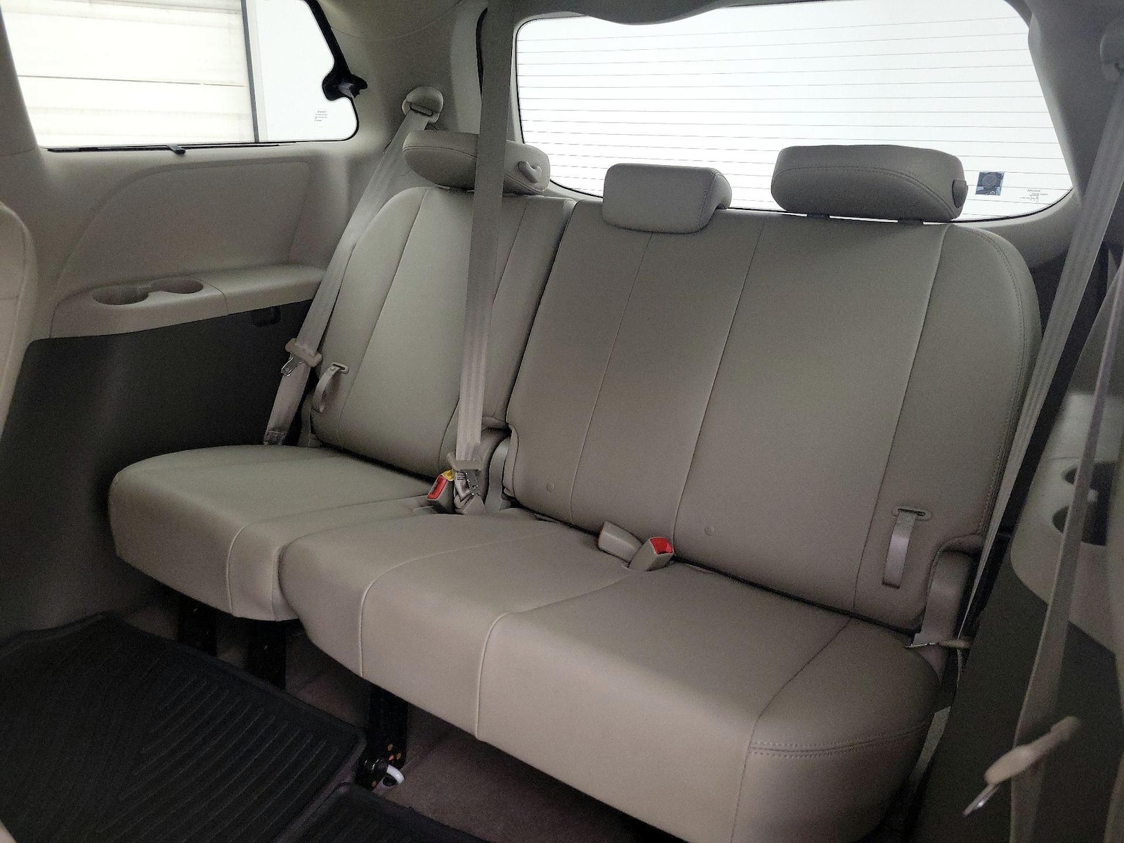 2014 Toyota Sienna XLE - Photo 22