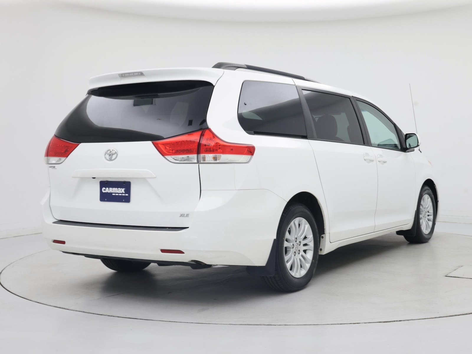2014 Toyota Sienna XLE - Photo 9