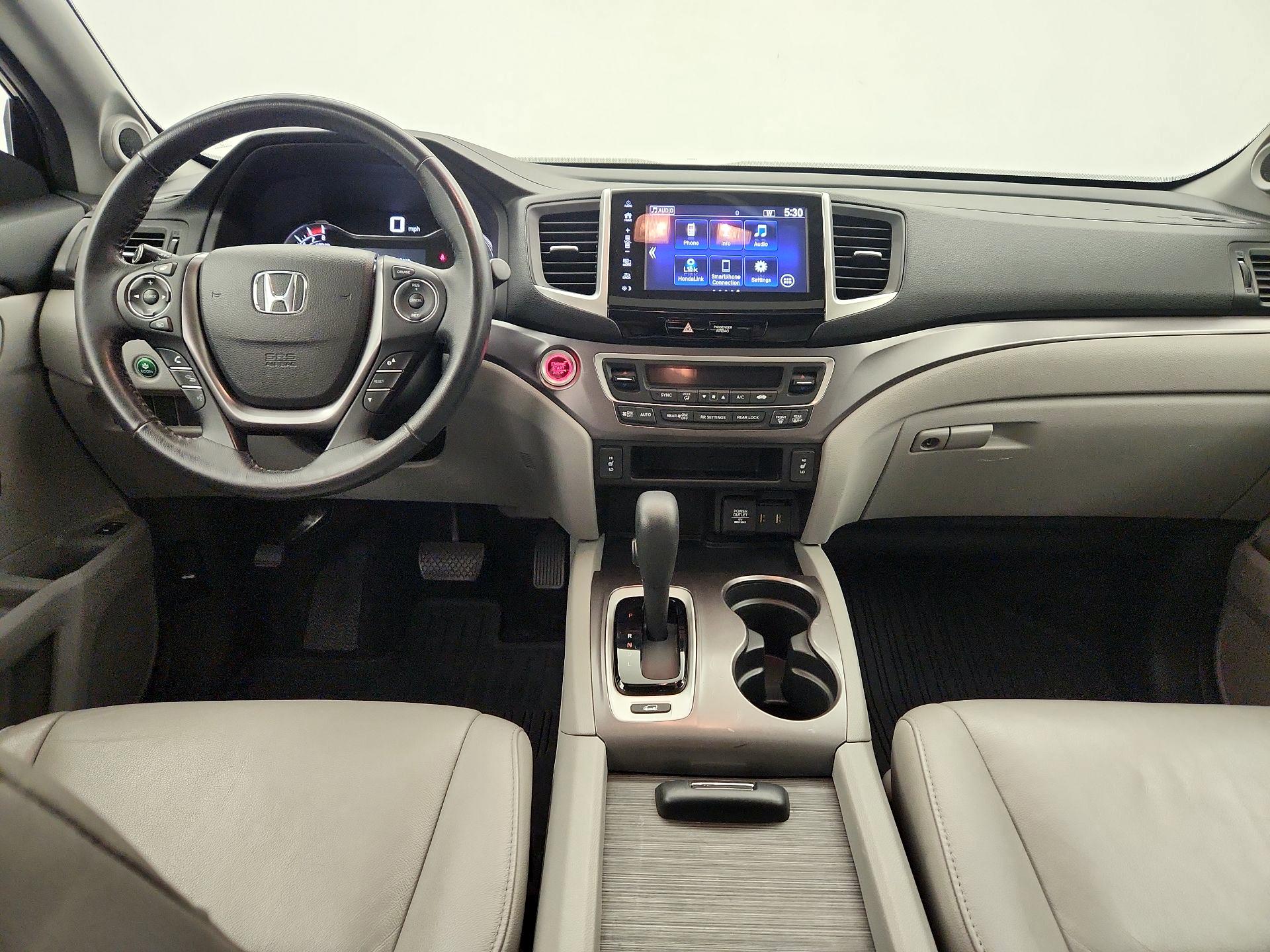 Thumbnail: 2017 Honda Pilot - 9