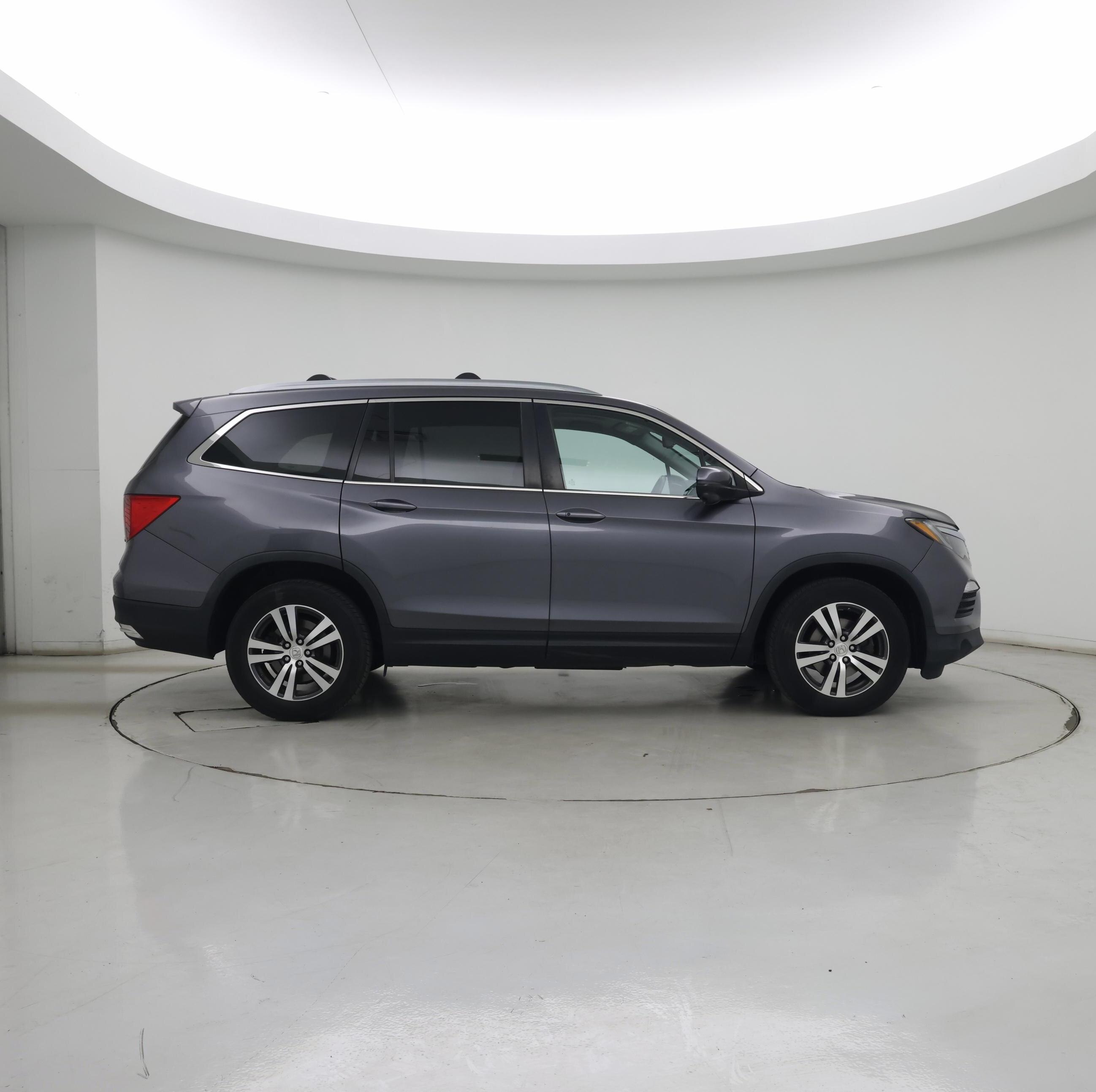 Thumbnail: 2017 Honda Pilot - 7