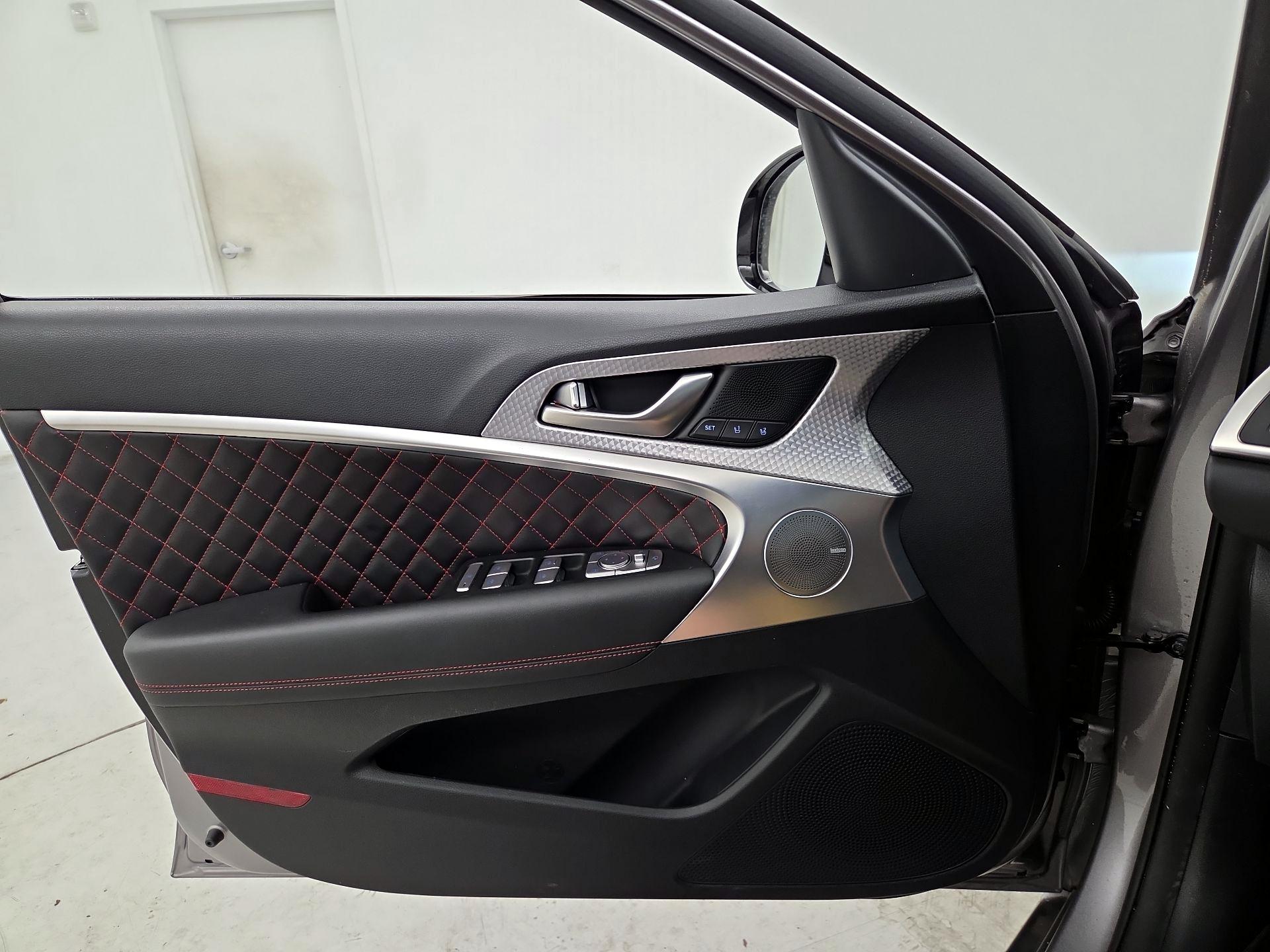 Thumbnail: 2022 Genesis G70 - 12