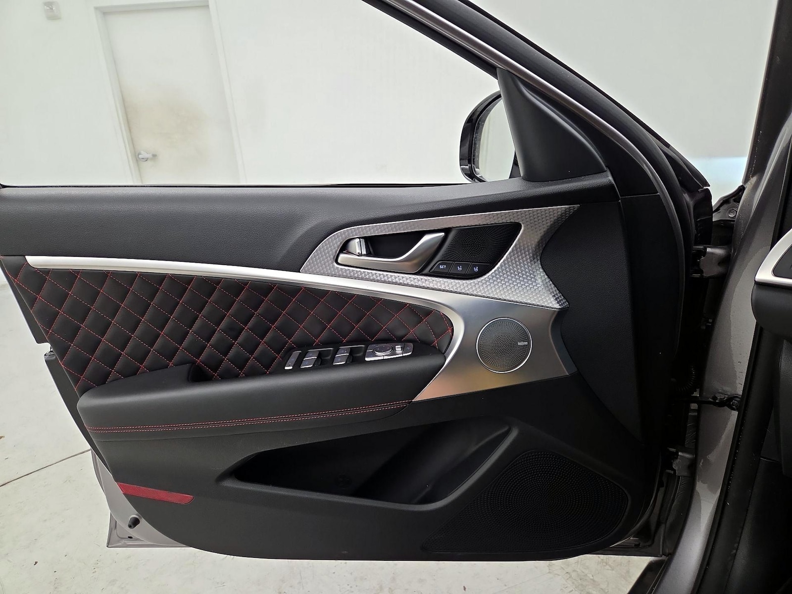 2022 GENESIS G70 Standard - Photo 13