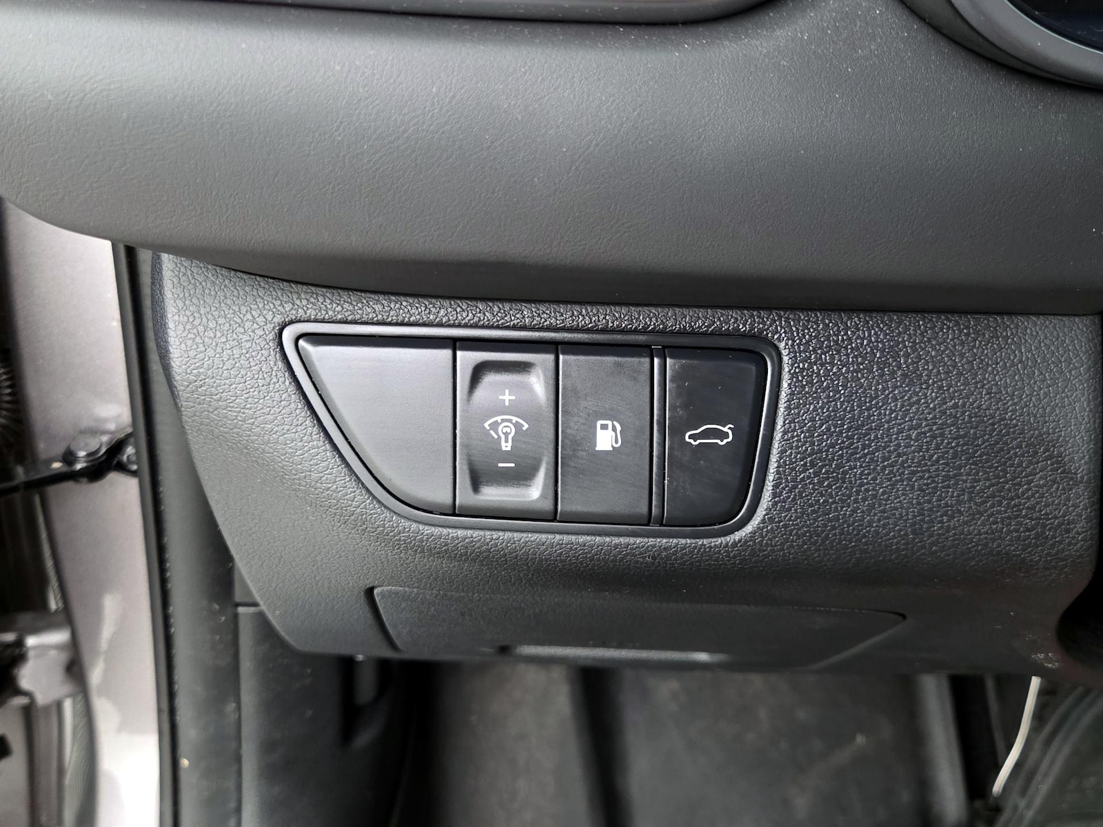2022 GENESIS G70 Standard - Photo 14