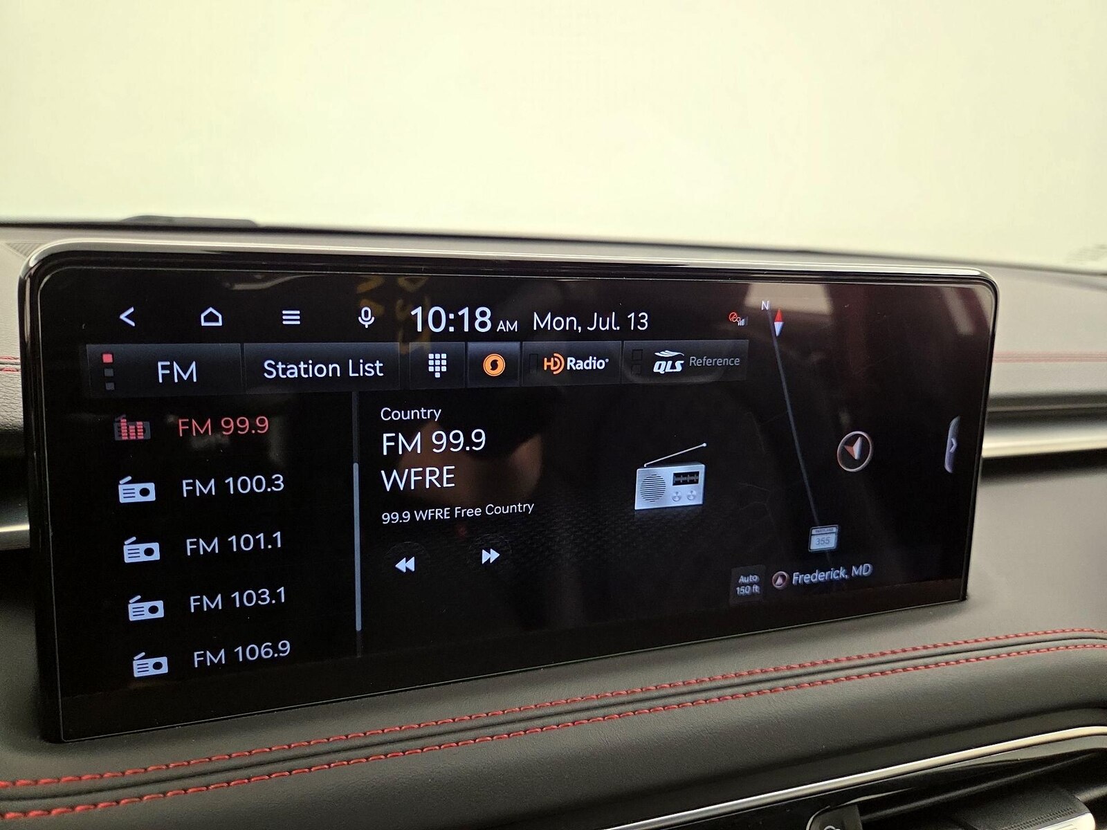 2022 GENESIS G70 Standard - Photo 17