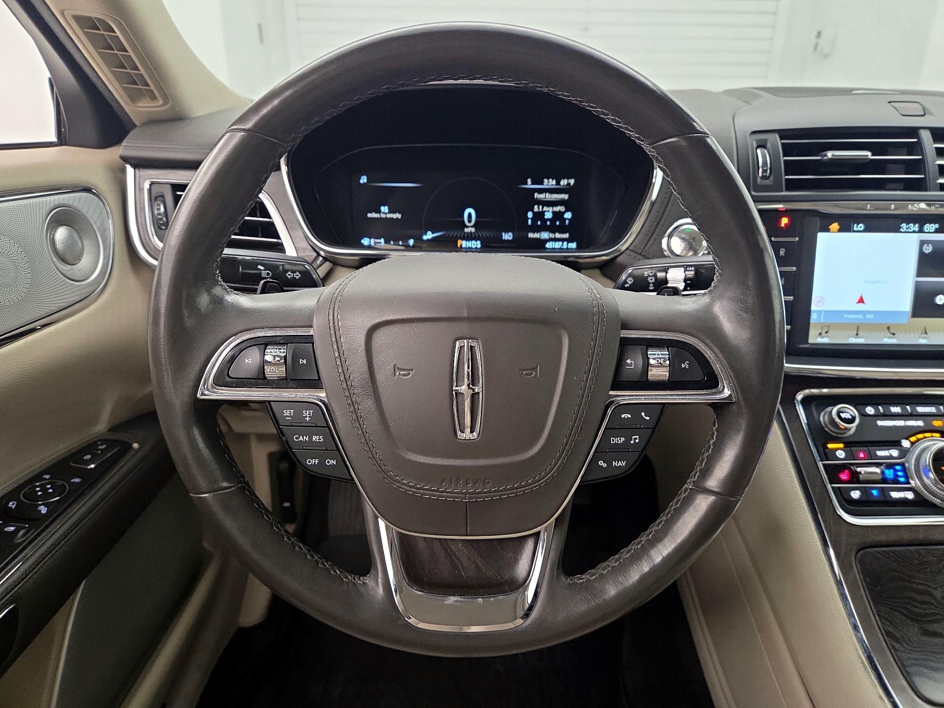 Thumbnail: 2017 Lincoln Continental - 10