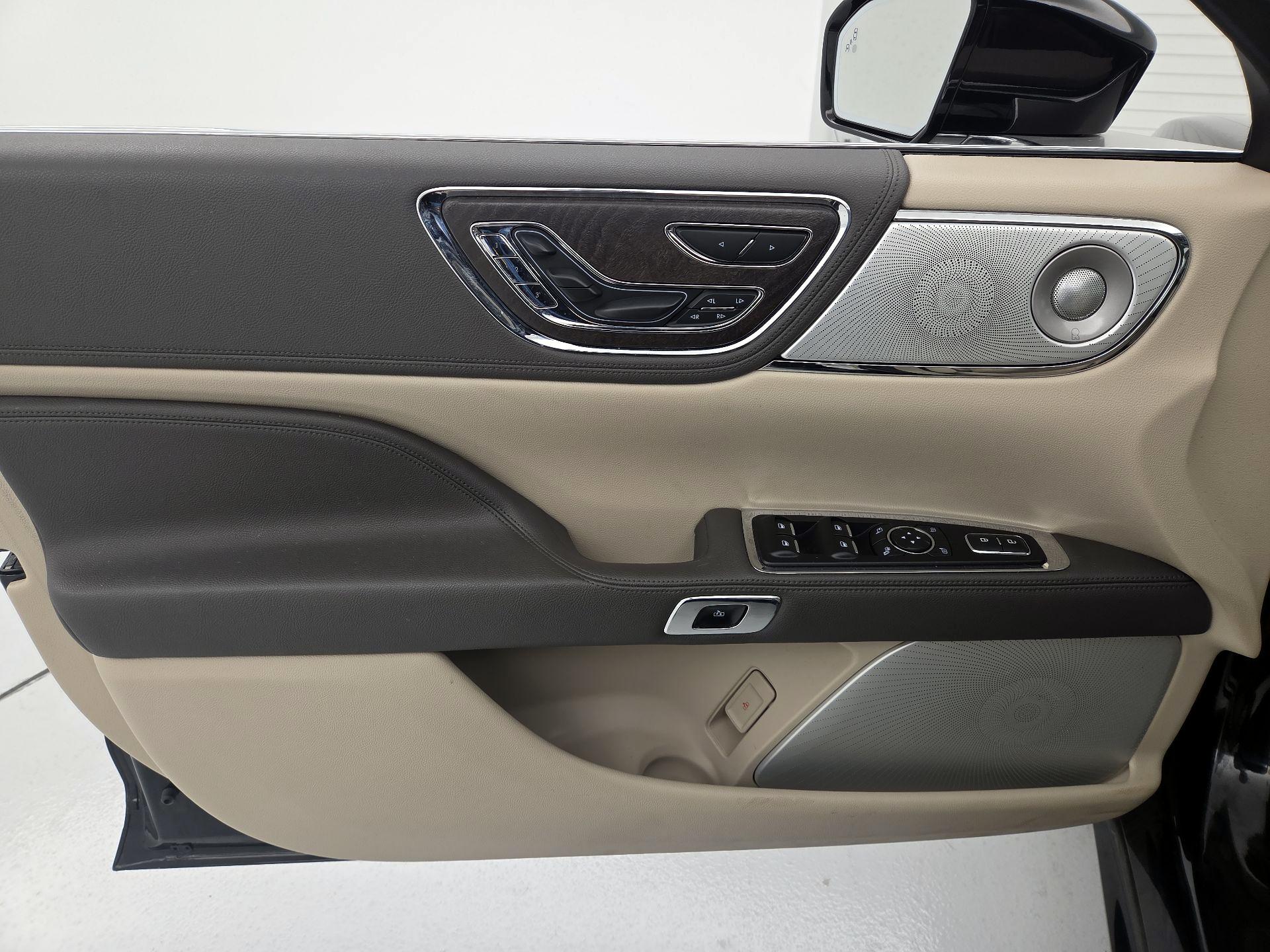 Thumbnail: 2017 Lincoln Continental - 12