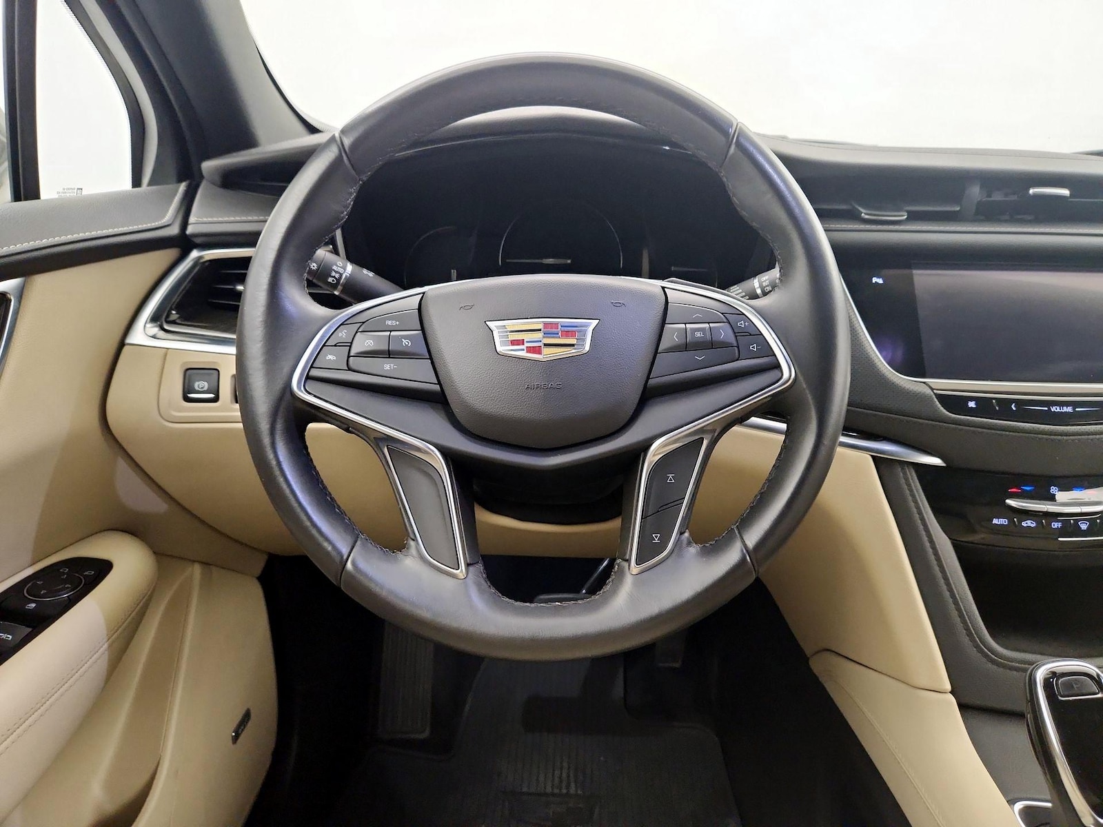 2018 Cadillac XT5 Base - Photo 9
