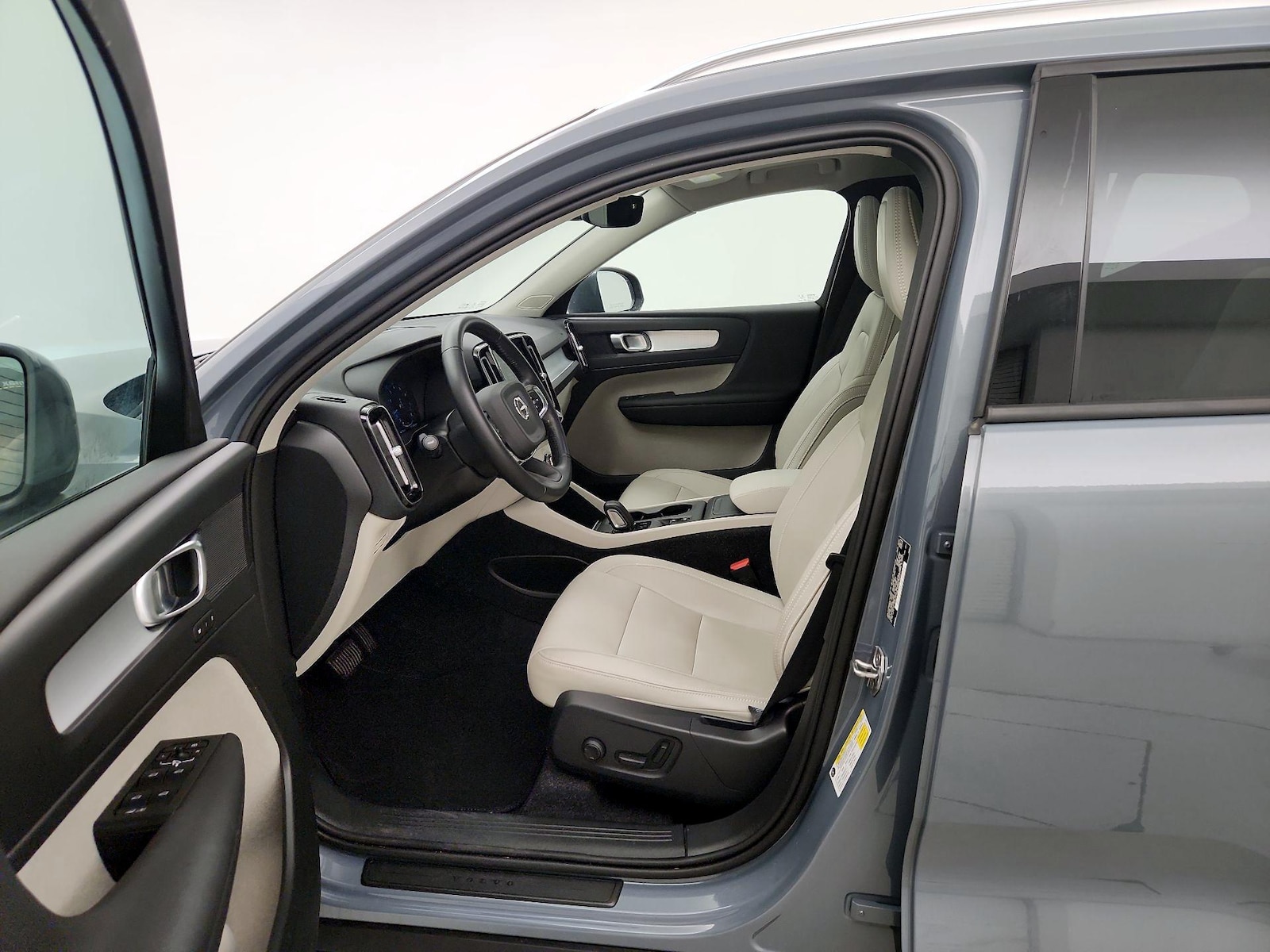 2020 Volvo XC40 Momentum - Photo 12