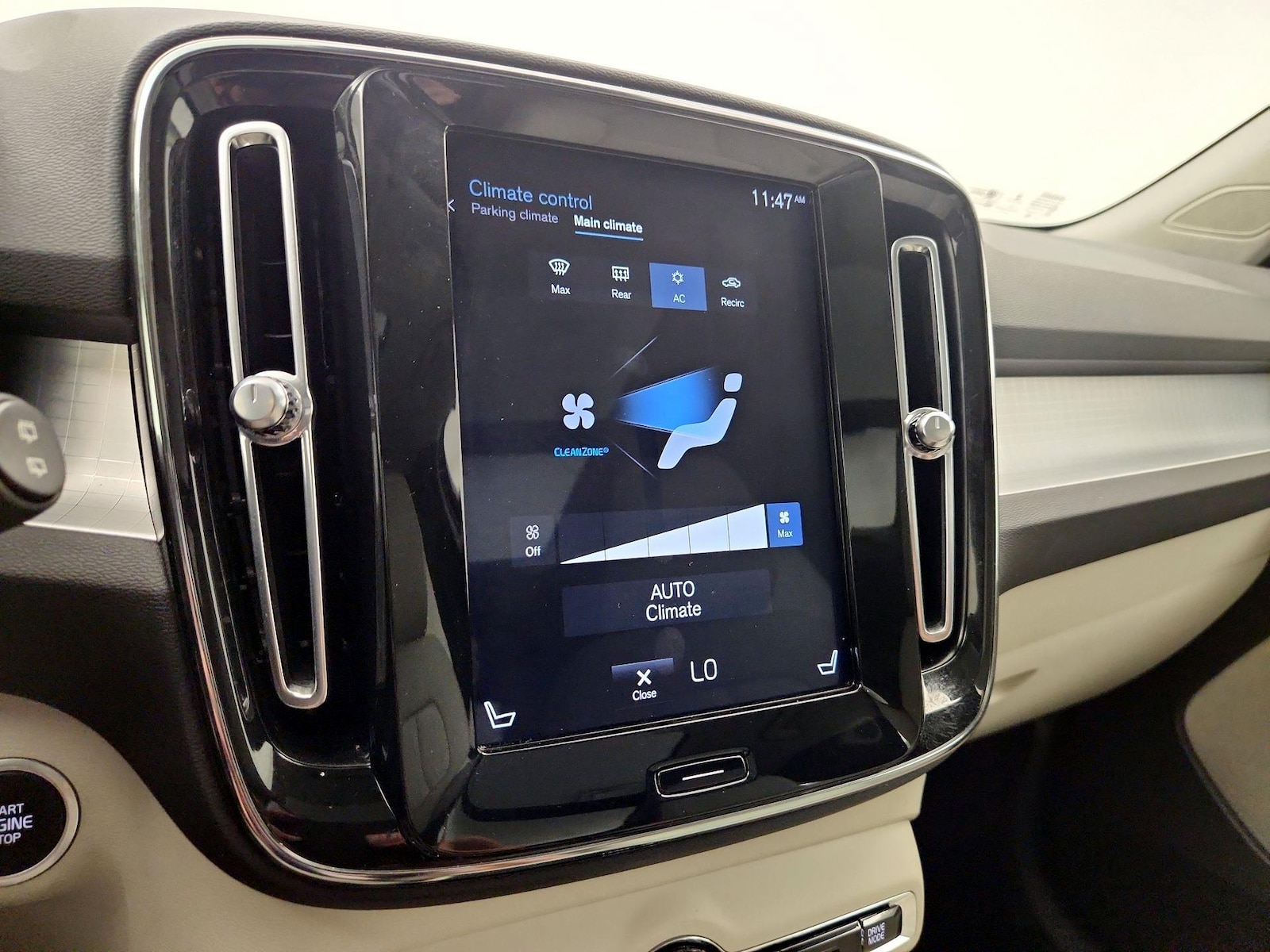 2020 Volvo XC40 Momentum - Photo 16